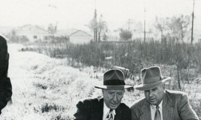 Gettyimages - 2178251067, Elizabeth Short , The Black Dahlia Los Angeles, CA - January 1947: A photo of the crime scene of Elizabeth Short, also known as the Black Dahlia. Shows five men gathered around inspecting the crime scene and the victim's body. Taken in January of 1947