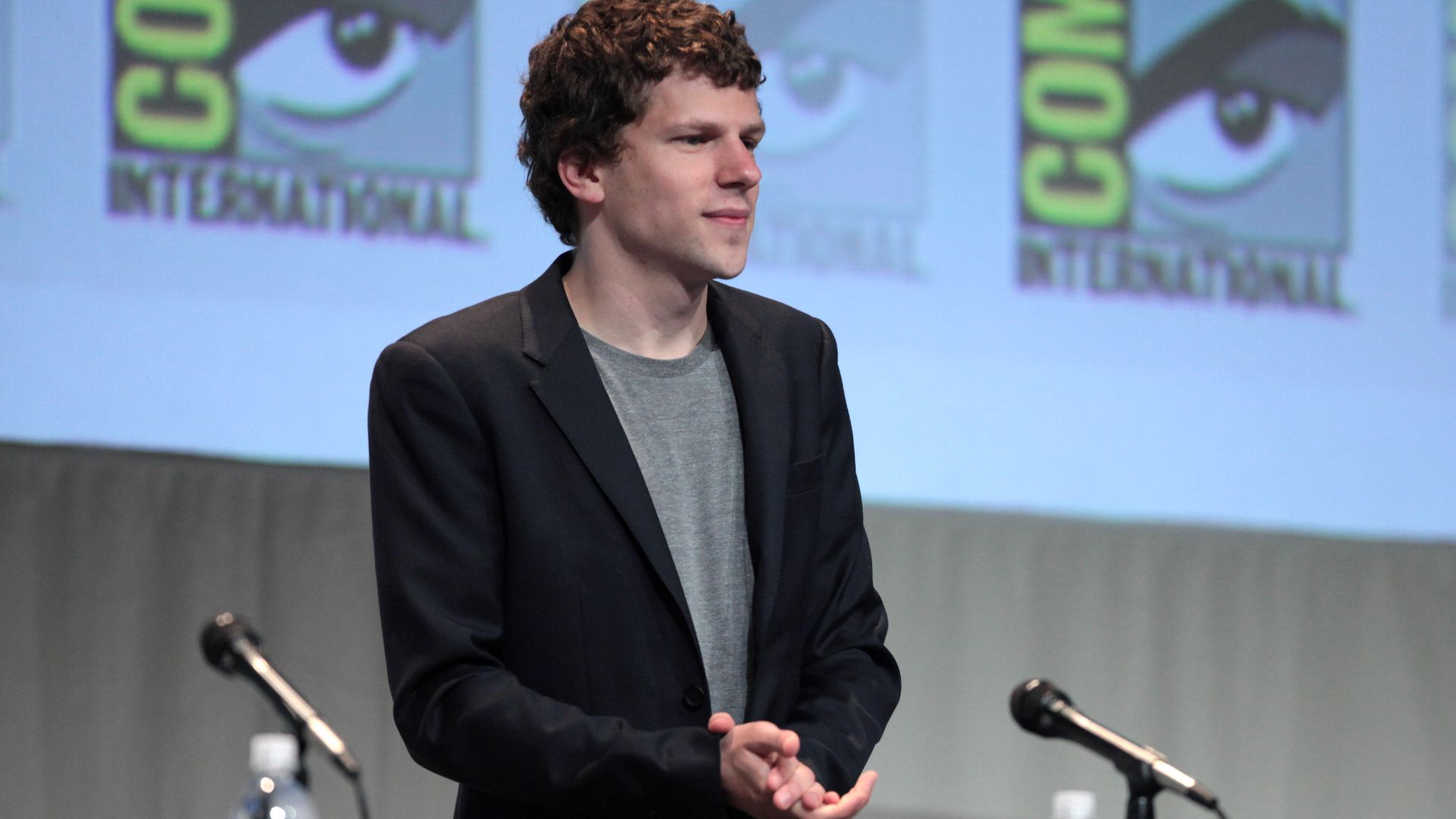 File:SDCC 2015 - Jesse Eisenberg (19716969651).jpg