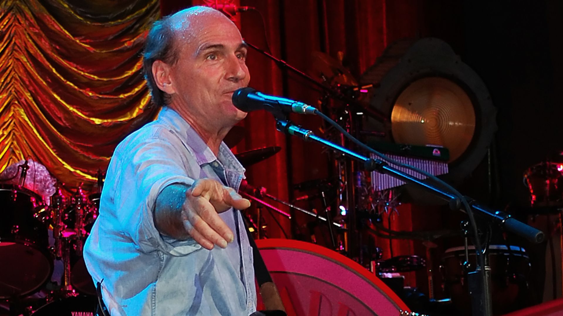 File:James Taylor at Tanglewood.jpg