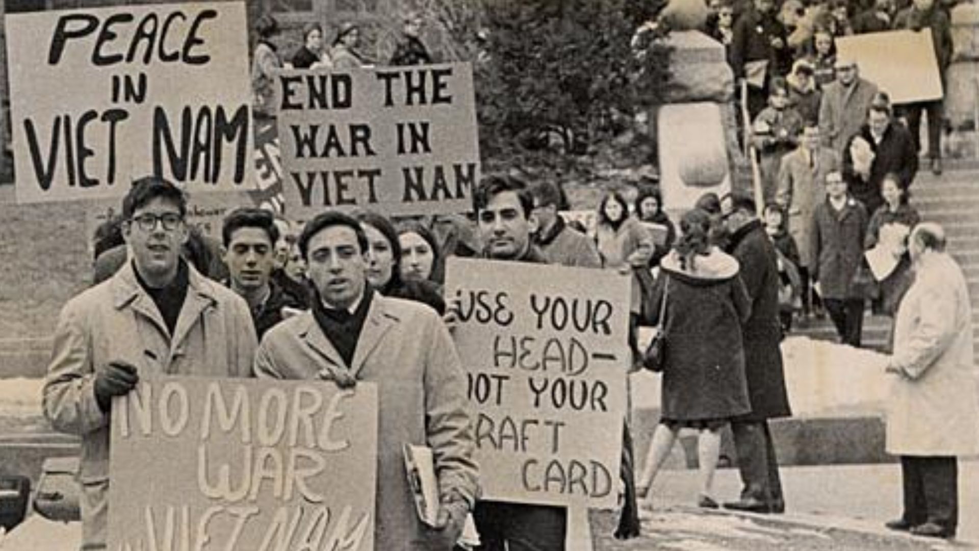 File:Student Vietnam War protesters.JPG