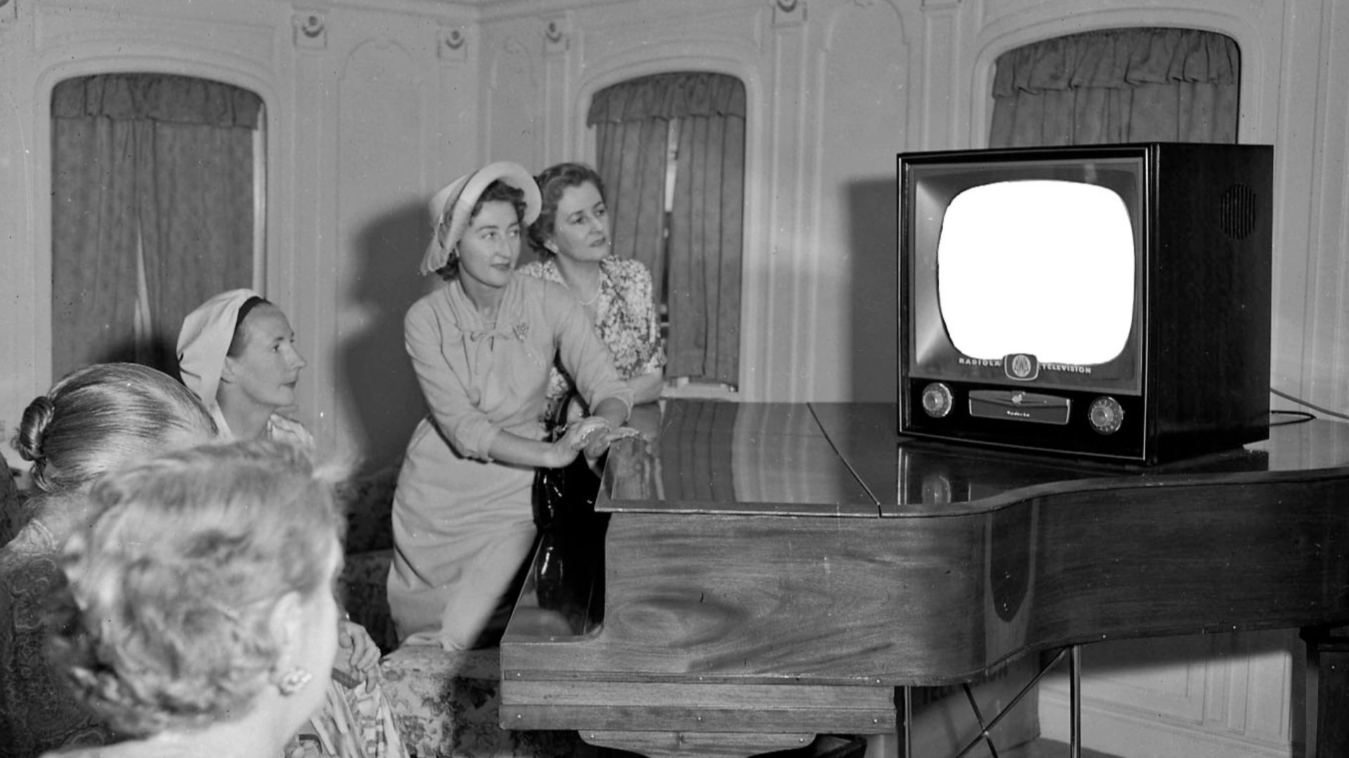File:A group of women watching an AWA television aboard the ship TAIPING (21477292470).jpg