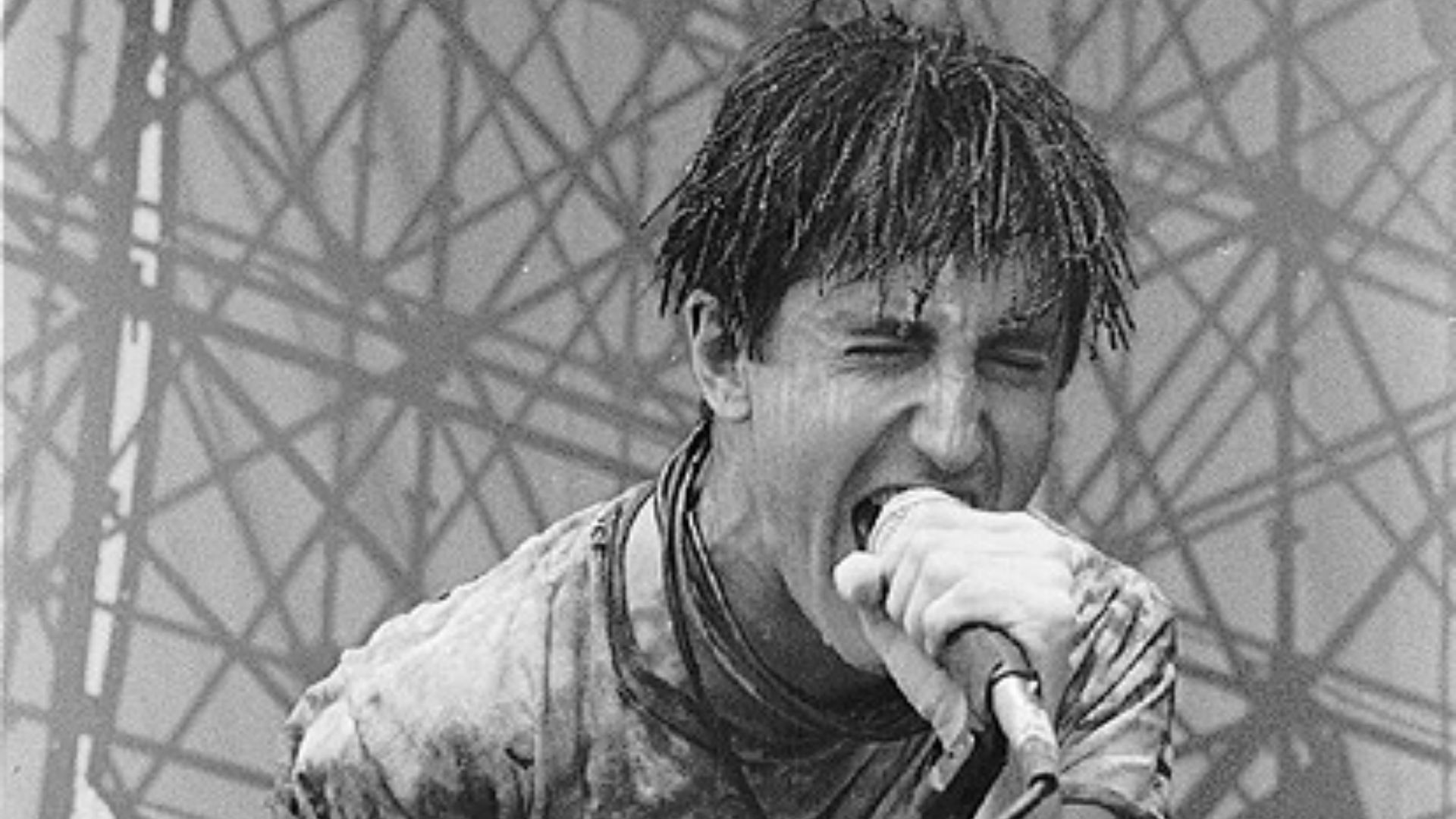 File:Trent Reznor Lollapalooza 1991.jpg