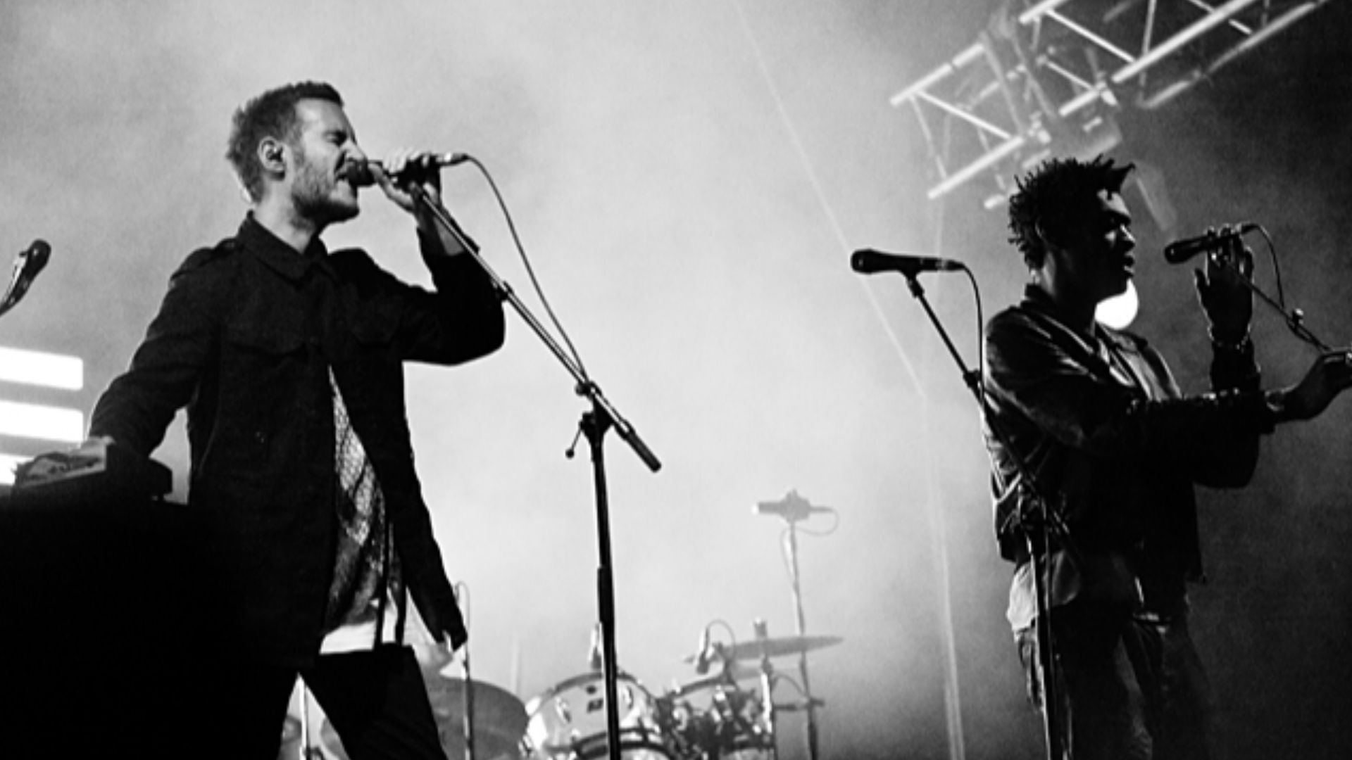 File:Massive Attack, Saint-Petersburg, 2010-09-26.jpg