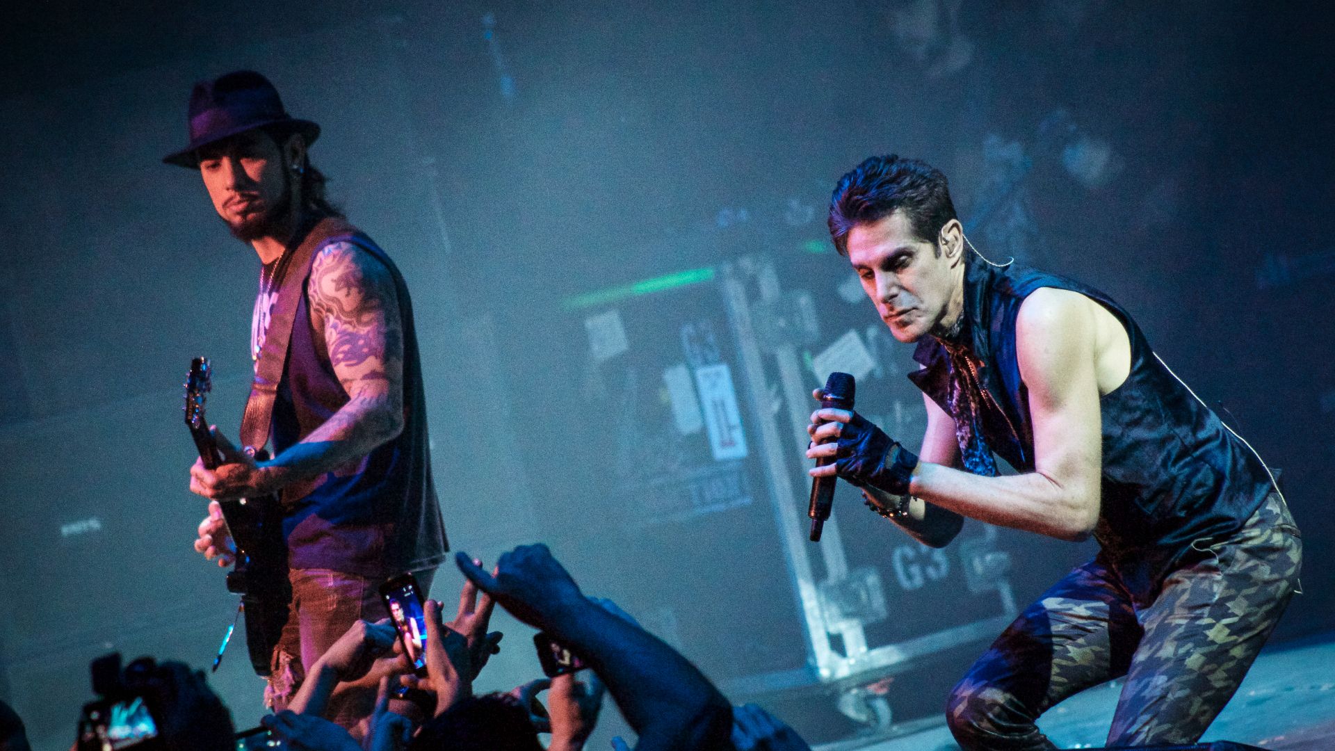 File:Jane’s Addiction - Teatro Caupolicán (10339365676).jpg