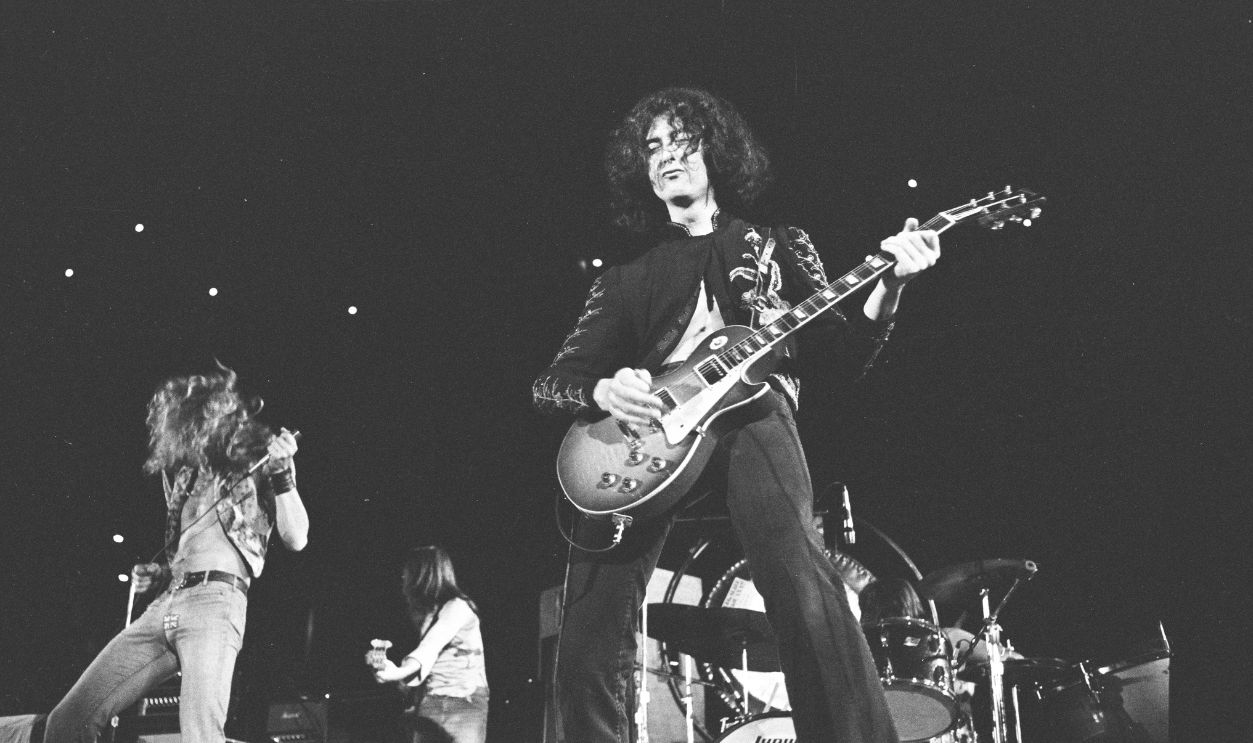  Led Zeppelin live at Nippon Budokan, October 2nd, 1972.