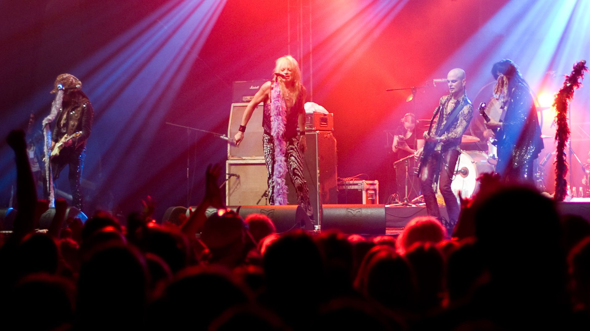 File:Hanoi Rocks - Ilosaarirock 2008.jpg