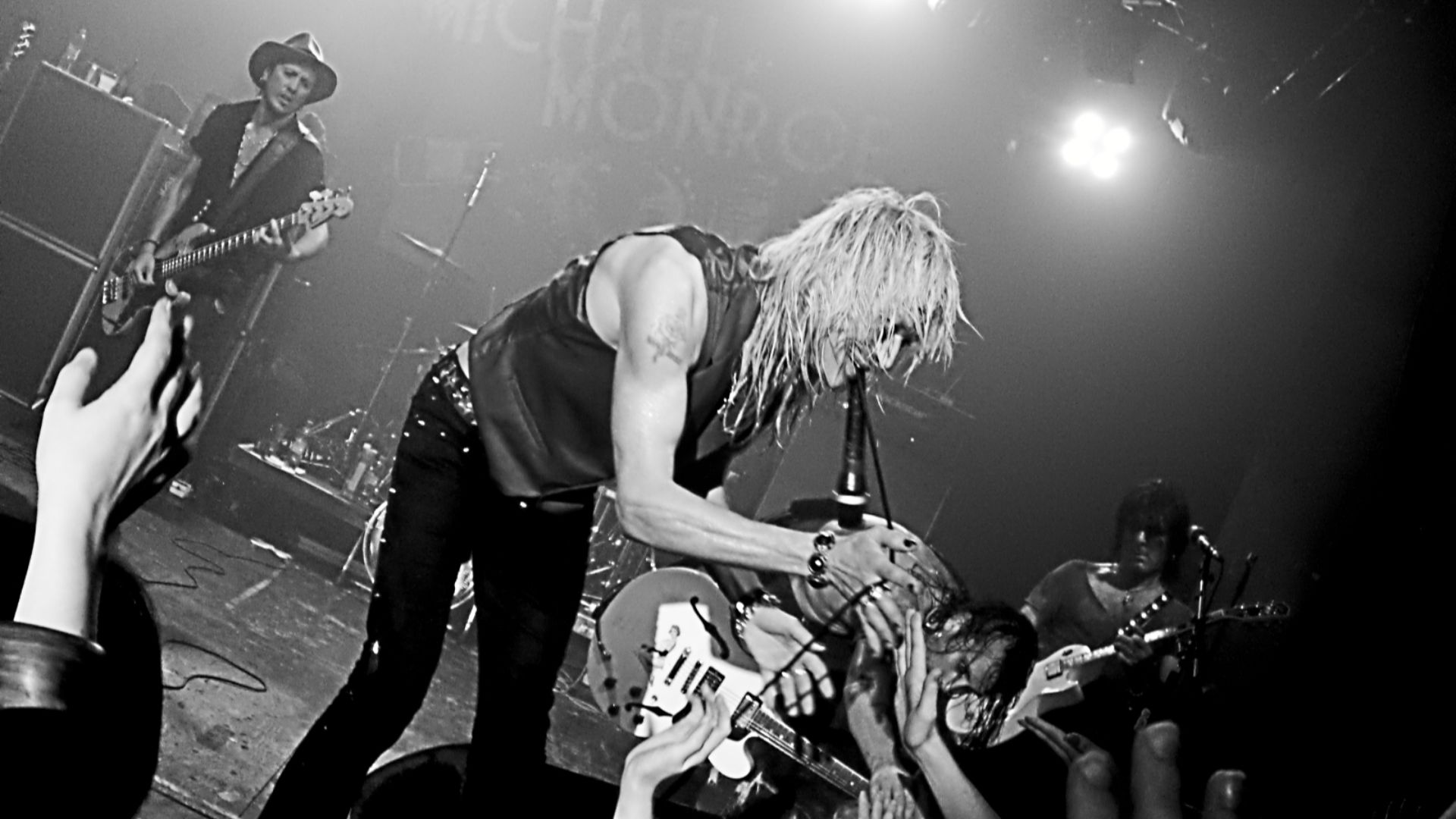 File:Michael Monroe @ Tavastia Klubi, 2011-11-05 (6320092907).jpg