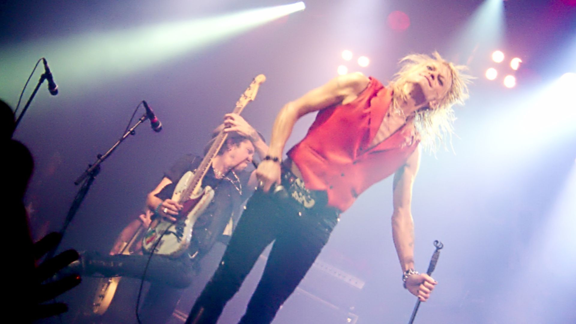 File:Michael Monroe @ Tavastia Klubi, 2011-11-05 (6320612684).jpg