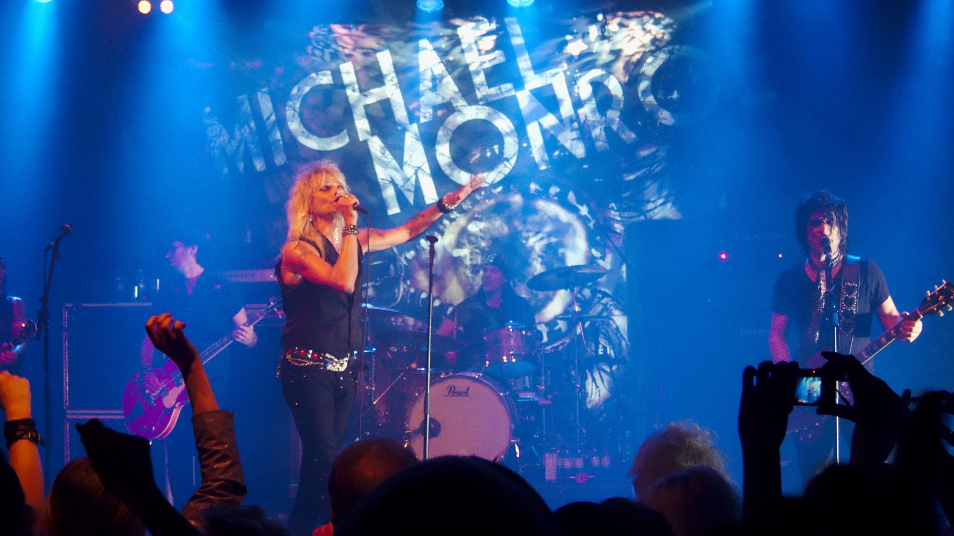File:Michael Monroe @ Tavastia, 2012-03-10 (6826715102).jpg
