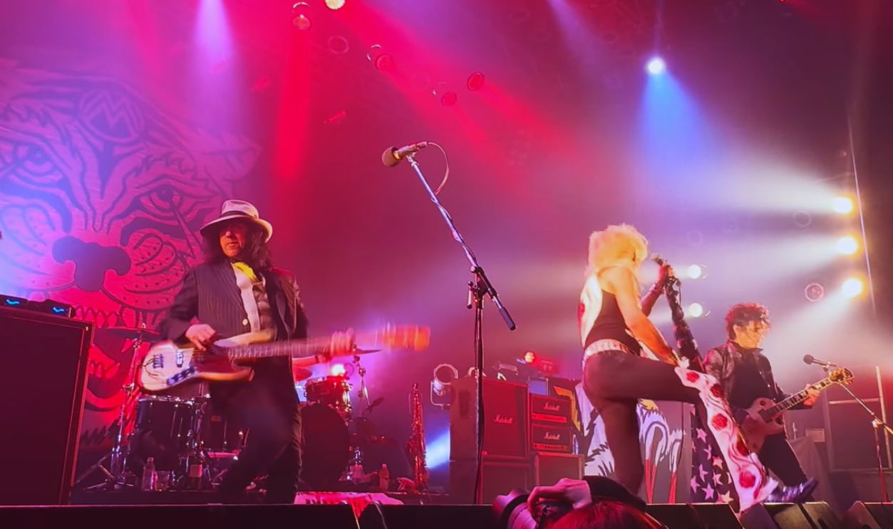 Screenshot from Michael Monroe – Two Steps From the Move (1984)