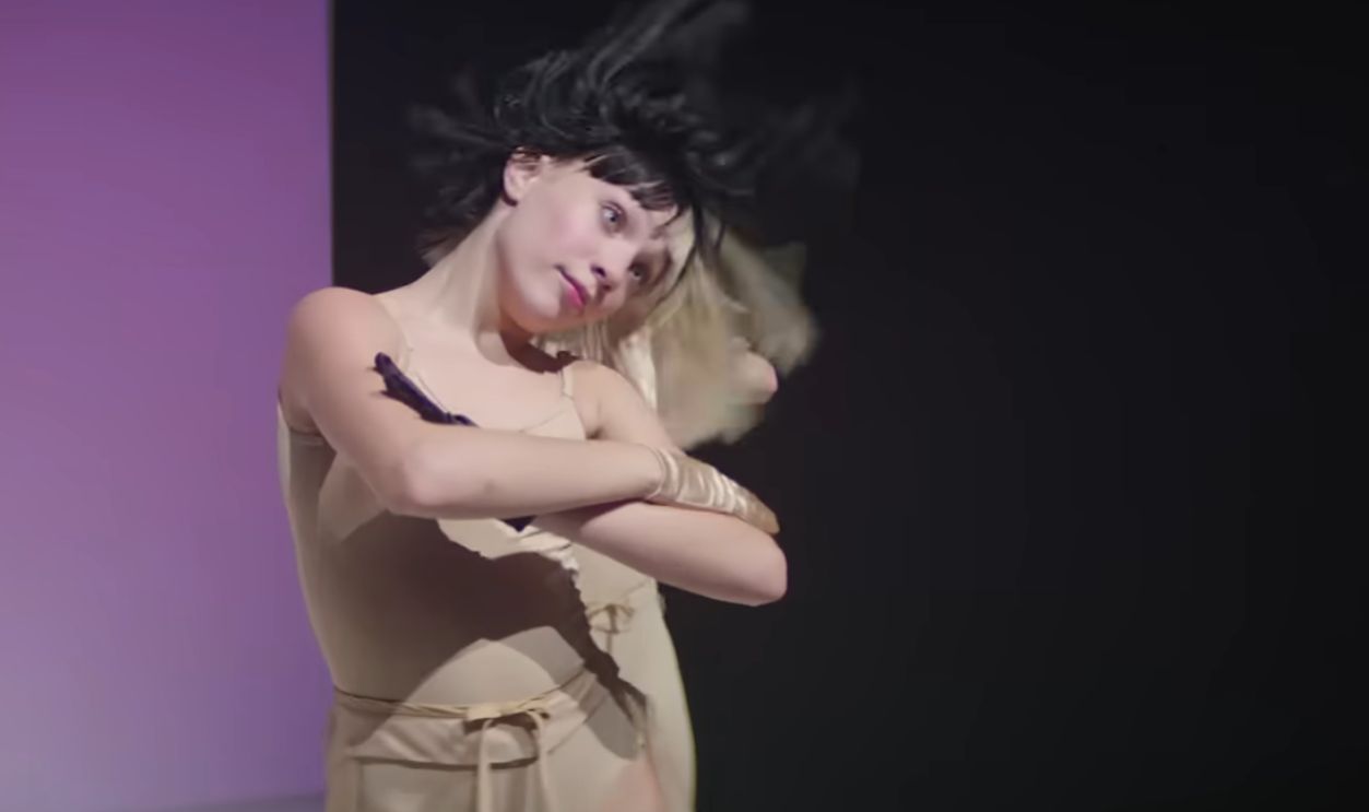 Screenshot from Cheap Thrills (2016)