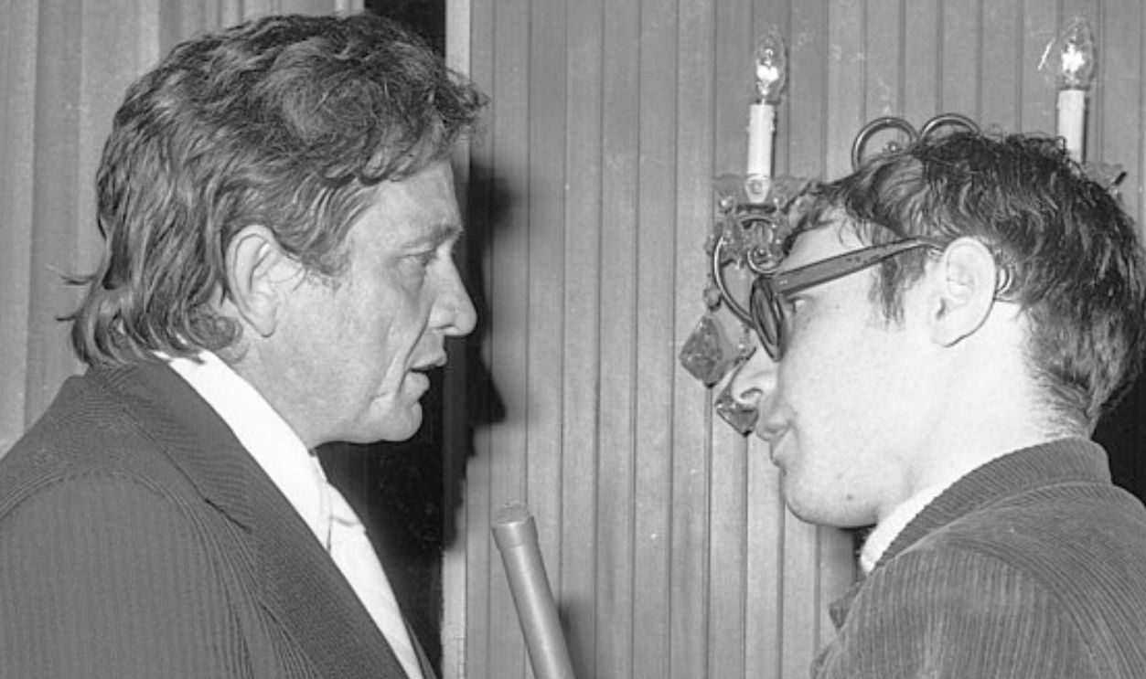 Radio host Yitzhak Shimoni 