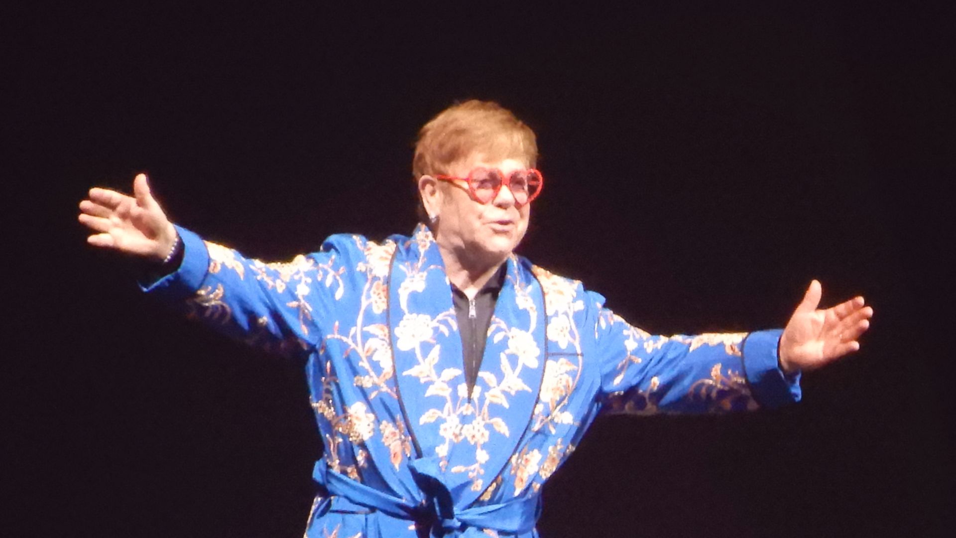 File:Elton John During His Farewell Yellow Brick Road World Tour (43974924360).jpg