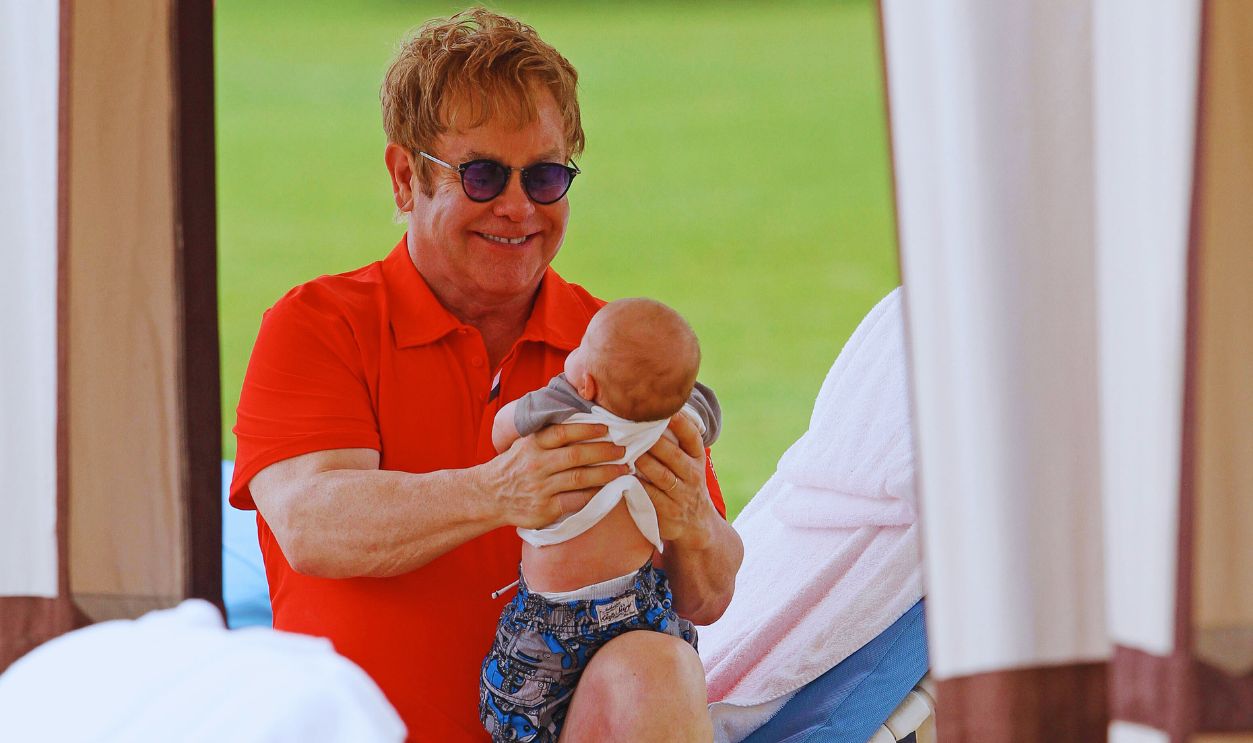 Gettyimages - 480095226, Celebrity Sightings - Bauer-Griffin - 2011 HONOLULU, HI - FEBRUARY 21: Elton John and baby Zachary Jackson Levon Furnish-John are seen on February 21, 2011 in Honolulu, Hawaii