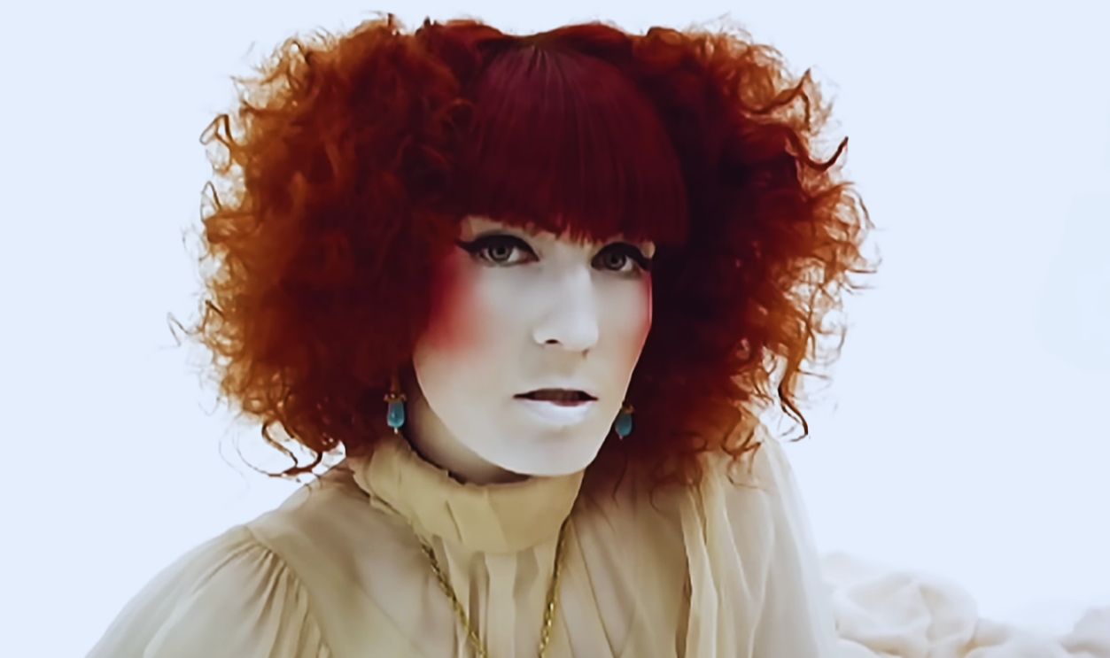 Screenshot from Dog Days Are Over (2008)