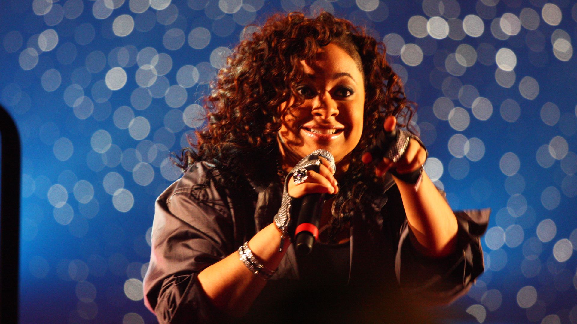 File:Raven-Symoné Live.jpg