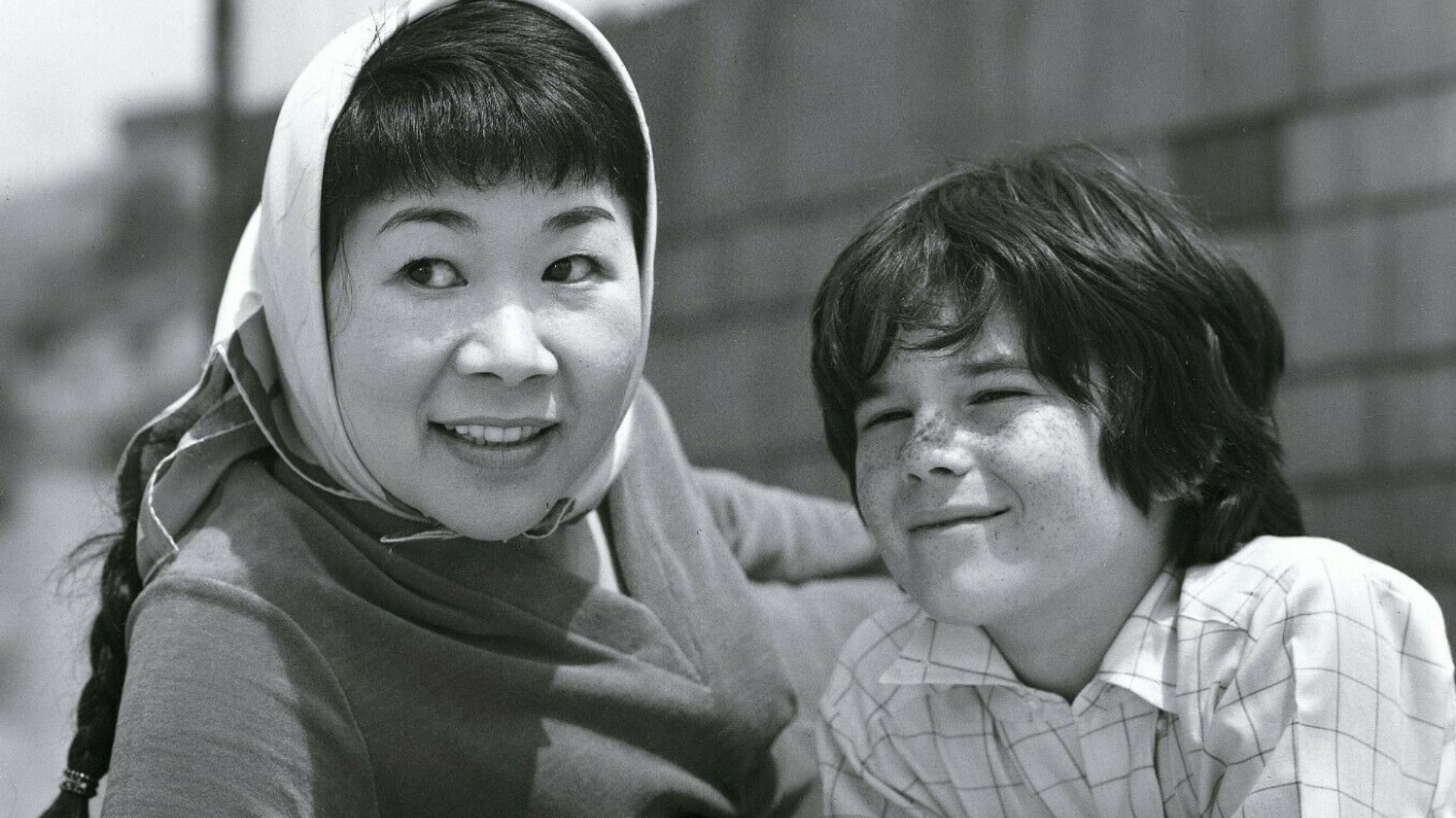 File:The Courtship of Eddie's Father (1969–1972) Press Photo of Brandon Cruz and Miyoshi Umeki (4).jpg