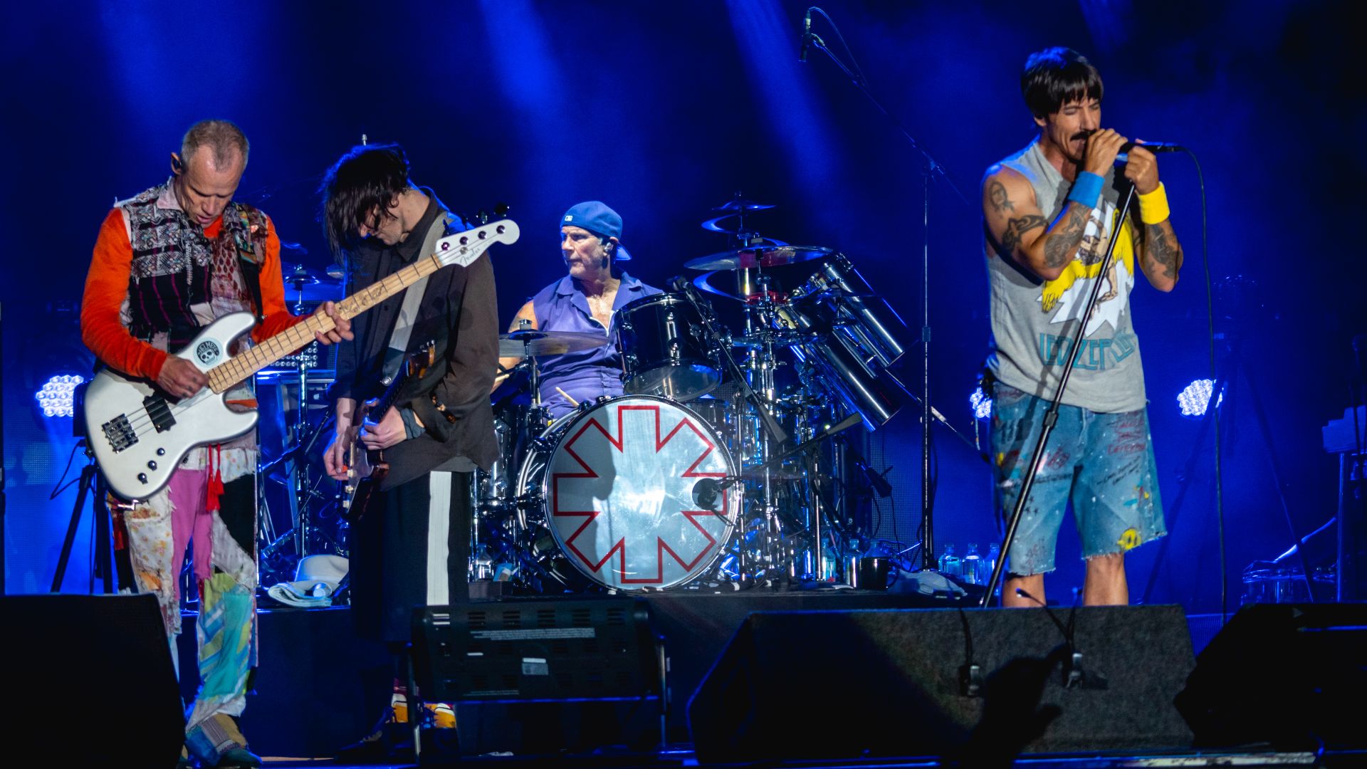 File:Red Hot Chili Peppers at Ohana2019-296 (49679352827).jpg