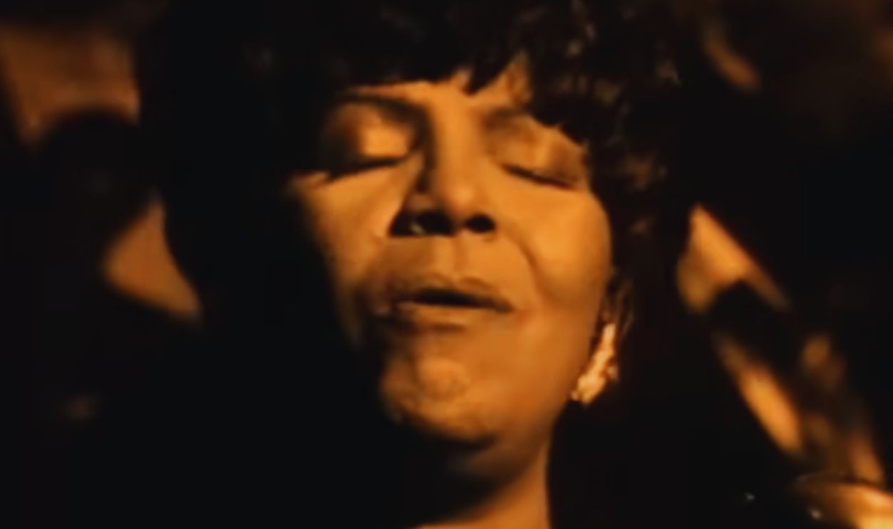 Screenshot from Erma Franklin – Piece of My Heart (1967)