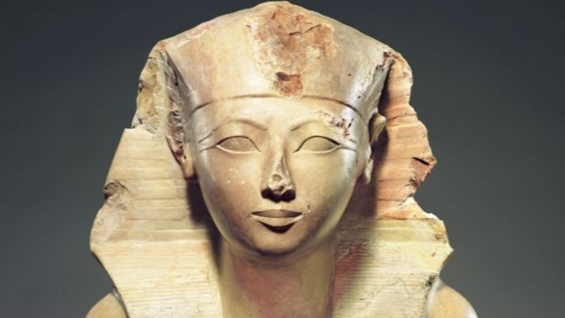 File:Seated Statue of Hatshepsut MET Hatshepsut2012.jpg