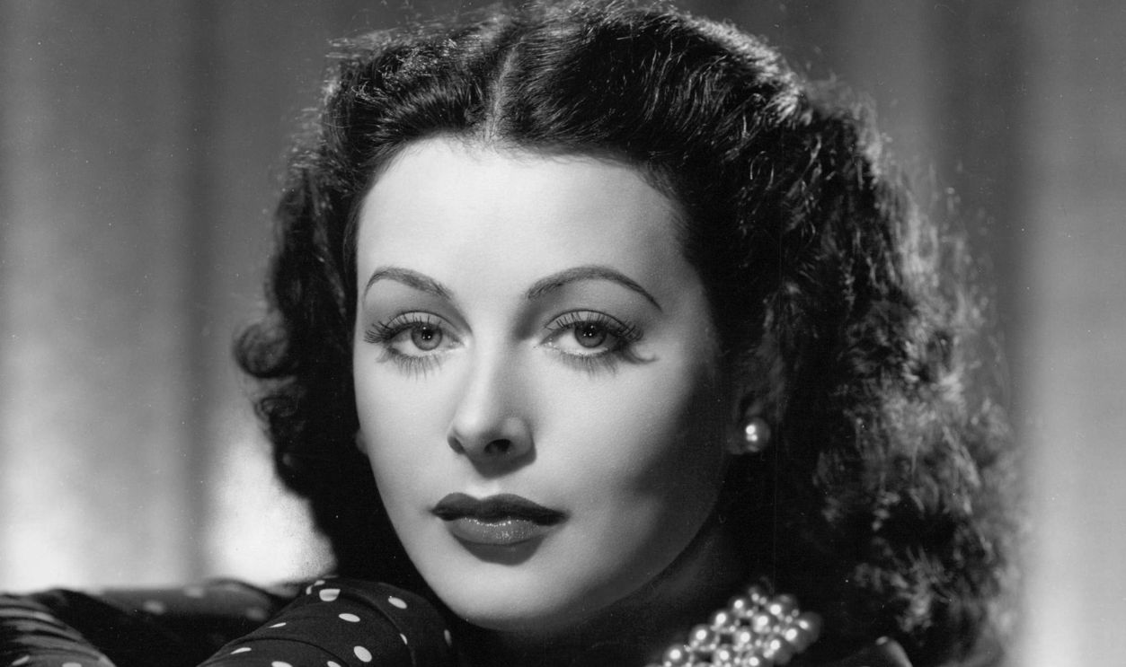 25 Past Icons Whose Fame Has Faded With Time