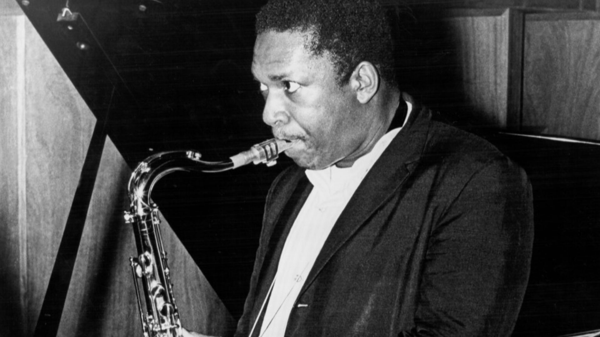 File:John Coltrane playing sax.jpg