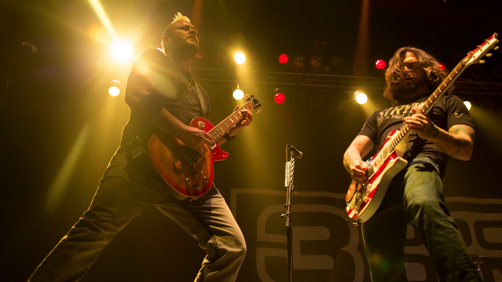 File:3 Doors Down rocks MCAS Iwakuni 160114-M-XD442-605.jpg