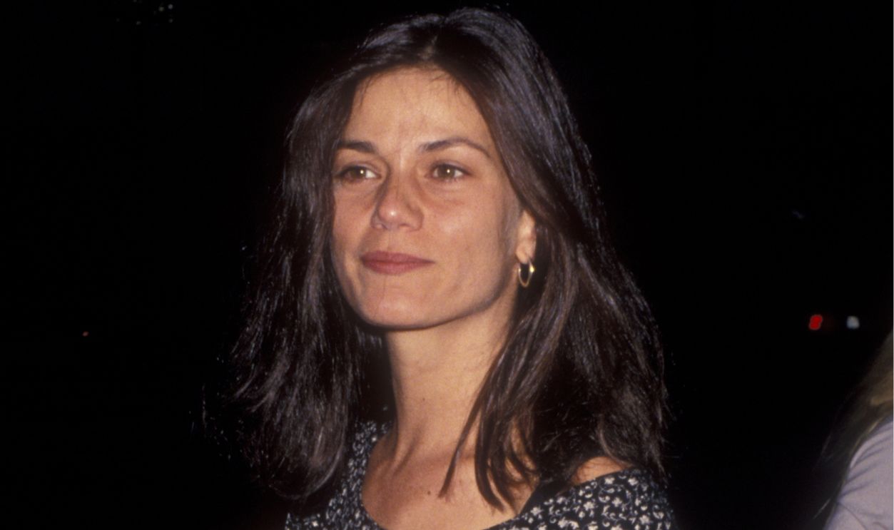 Actress Linda Fiorentino attends the screening of Heart And Soul on August 11, 1993 at the Academy Theater in Beverly Hills, California. 