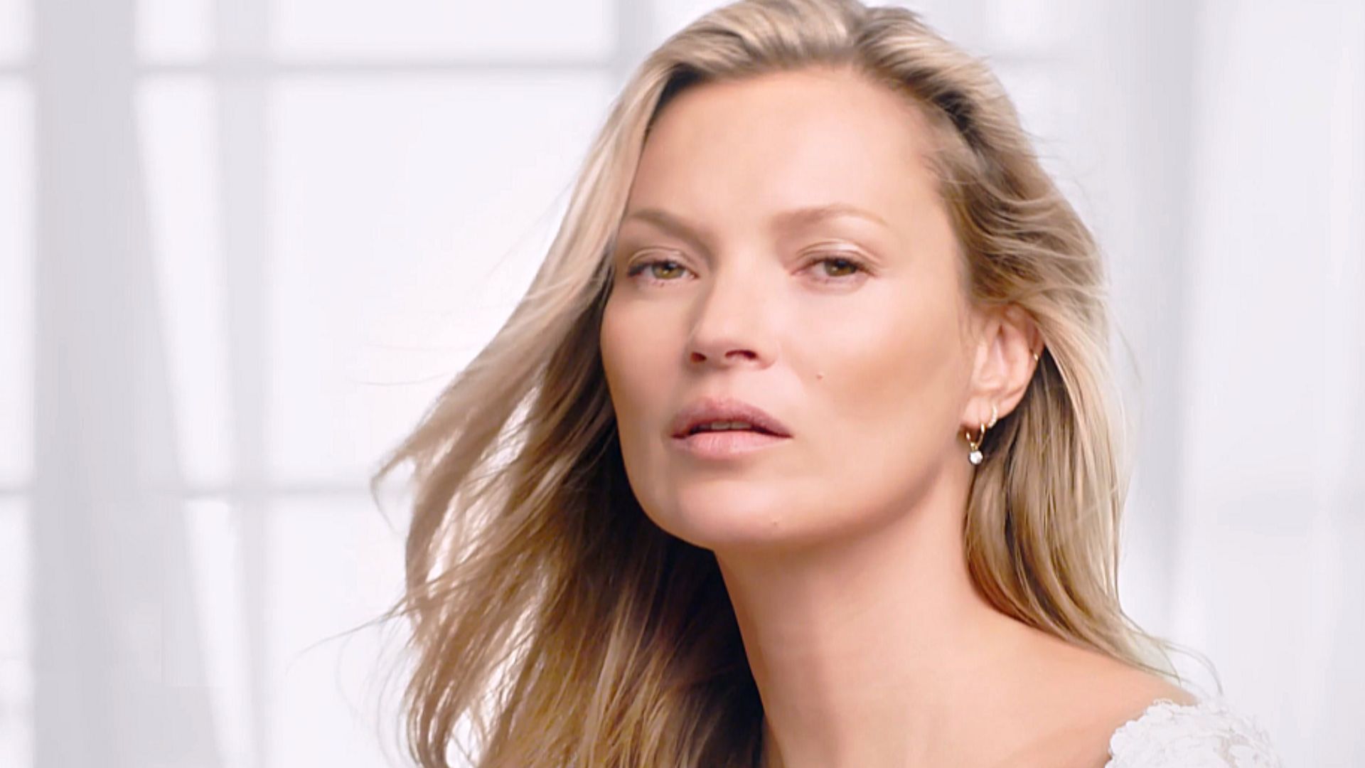 File:Kate Moss - Decorté advertisement.jpg