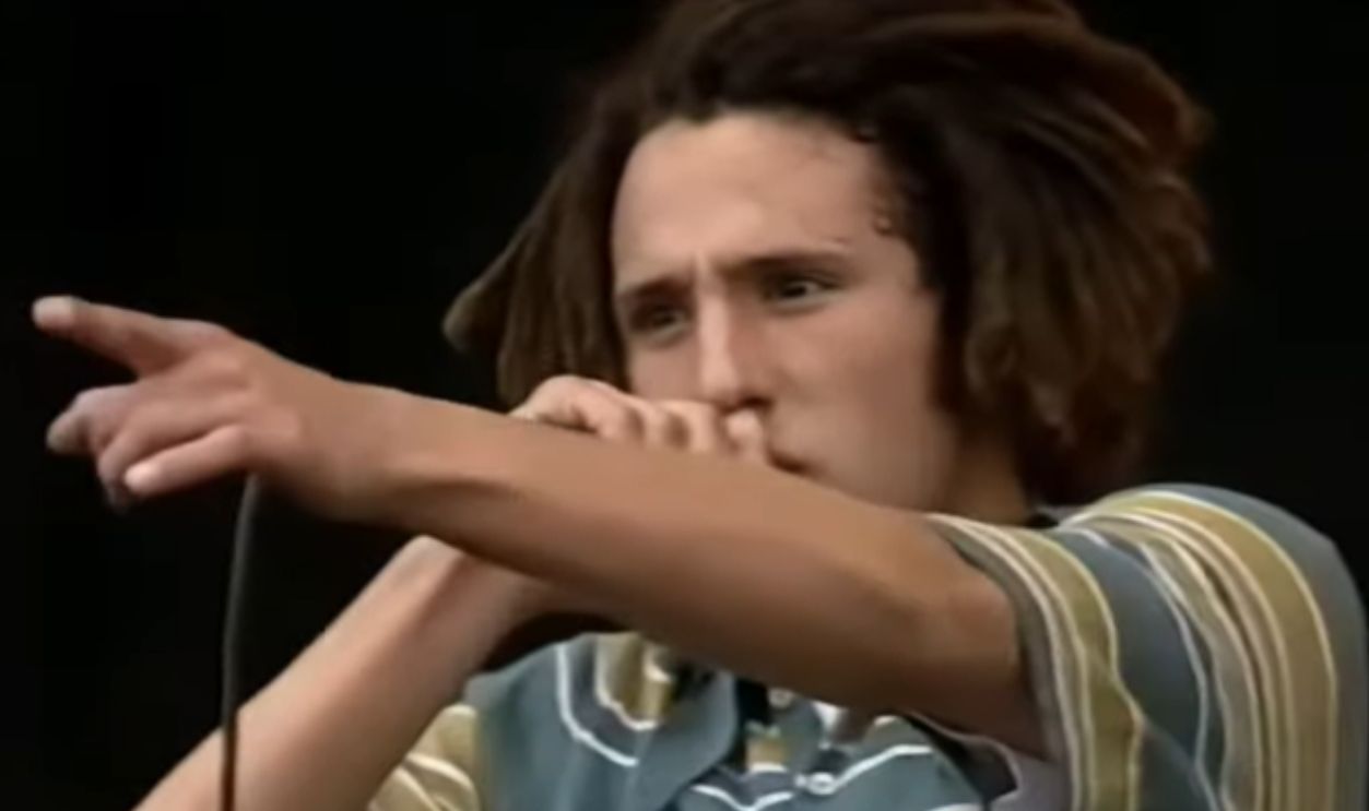 Screenshot from Killing in the Name (1992)