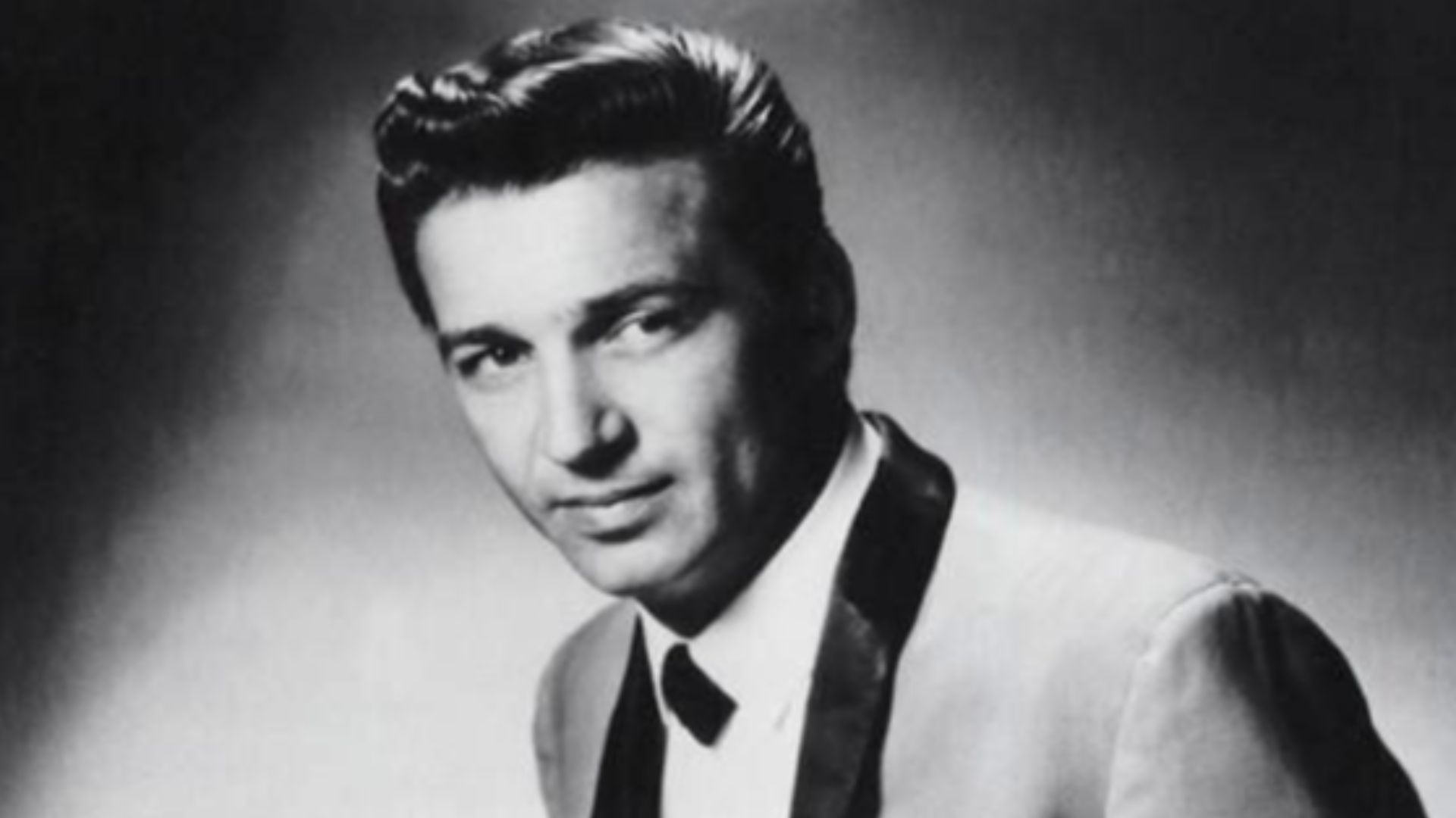 File:Waylon Jennings Promotional Picture cropped.JPG