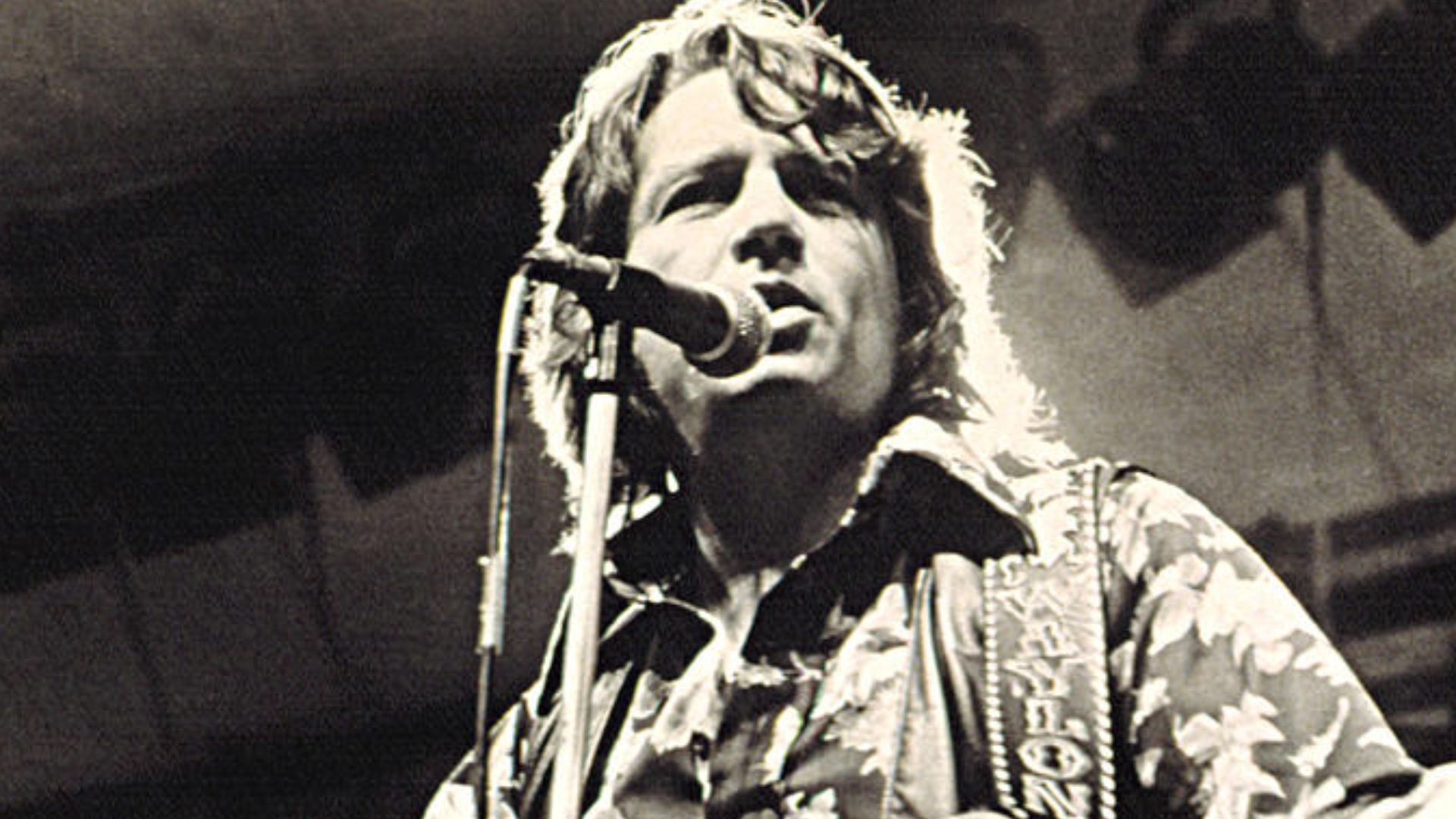 File:Waylon Jennings in 1973.jpg