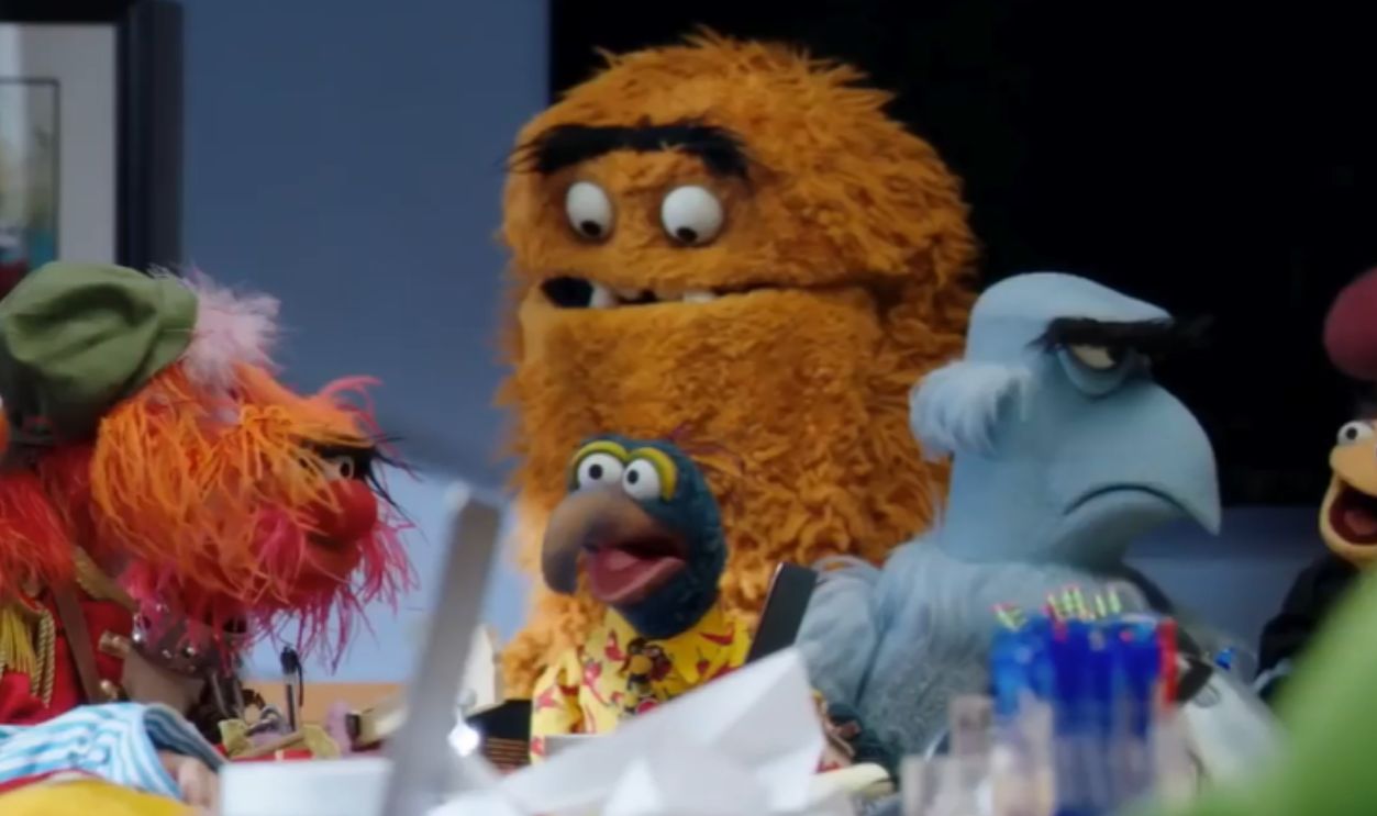 Screenshot from The Muppets, ABC (2015)