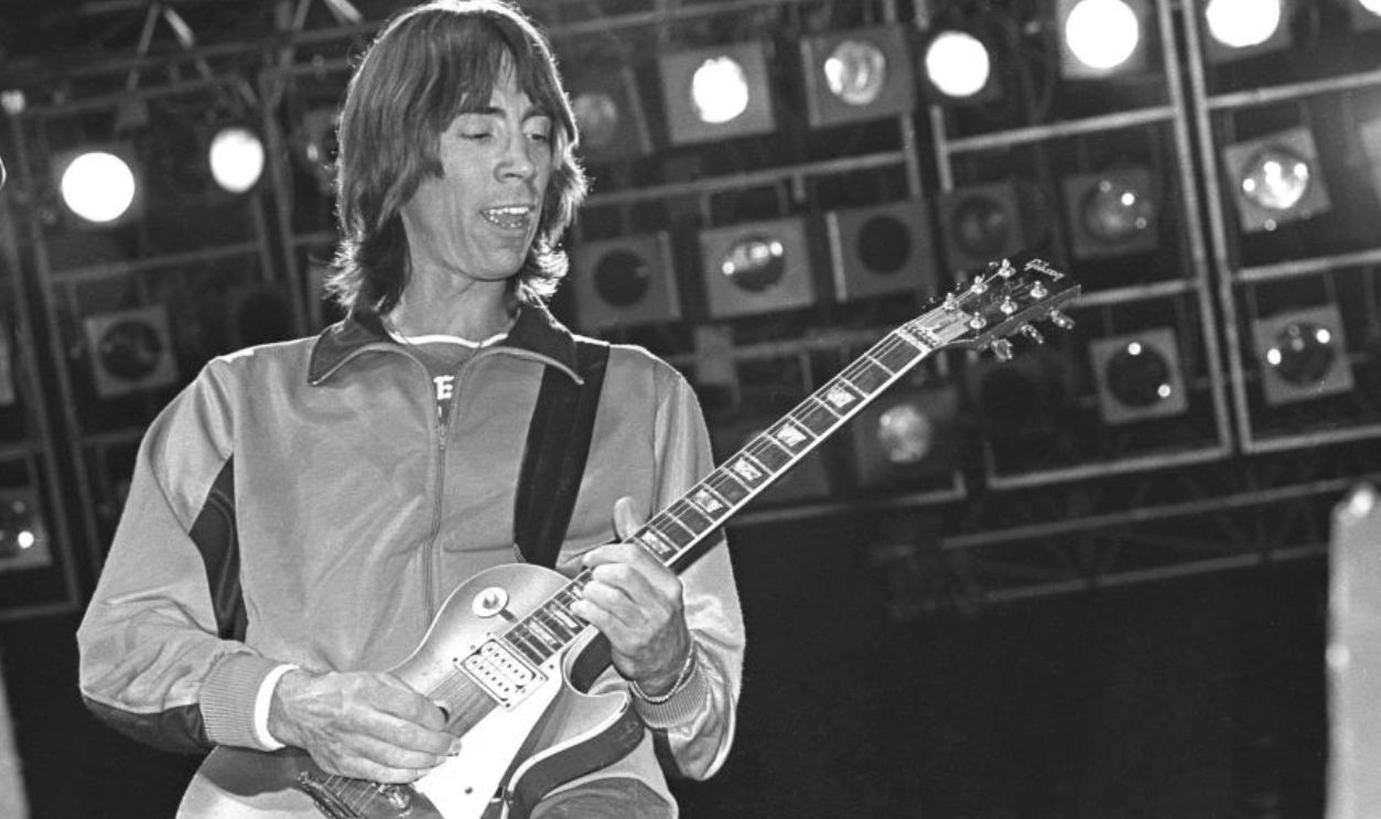 Tom Scholz Performing In Concert With Boston