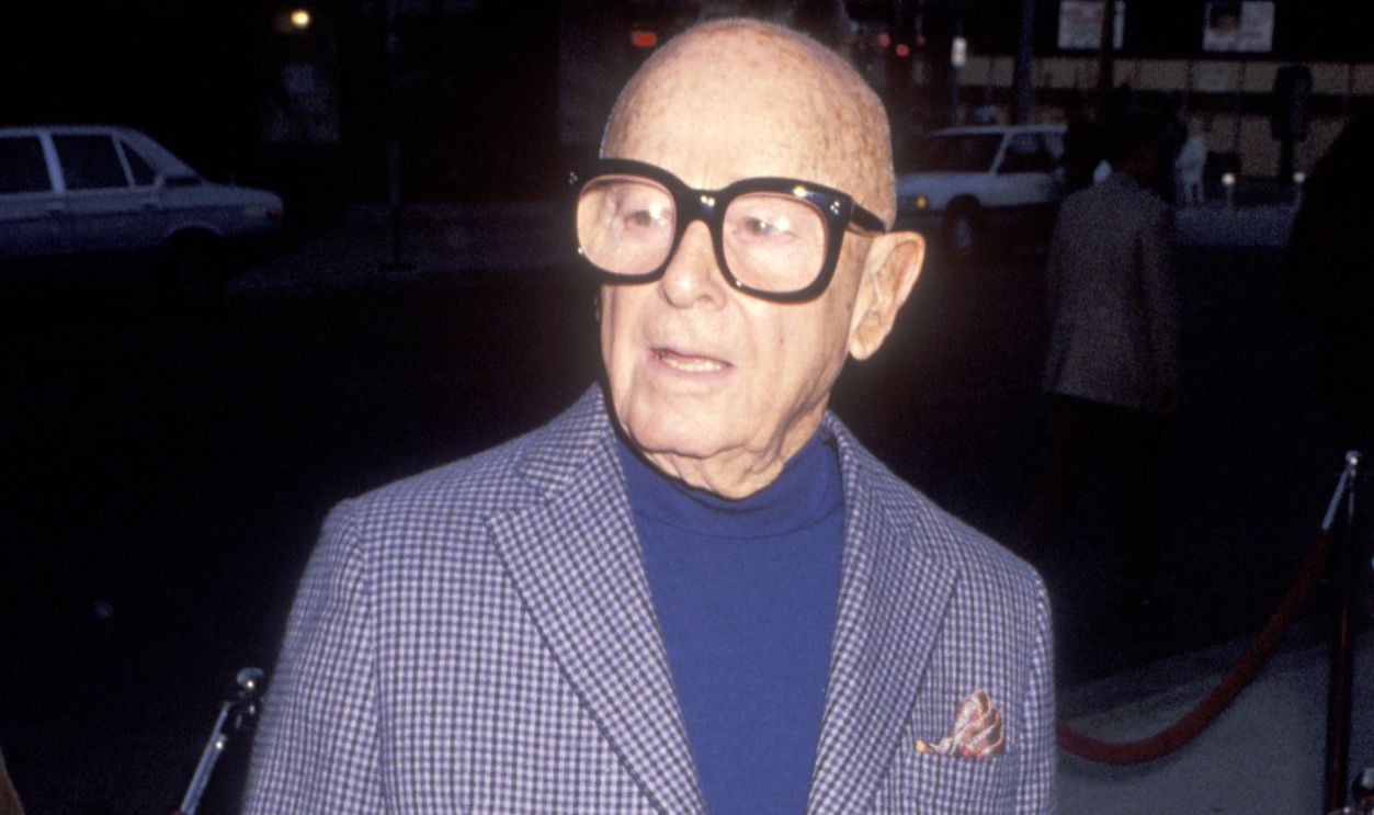 Hollywood agent Irving Swifty Lazar attends the Thelma & Louise Santa Monica Premiere on May 10, 1991 at AMC Theatres Santa Monica 7 in Santa Monica, California.