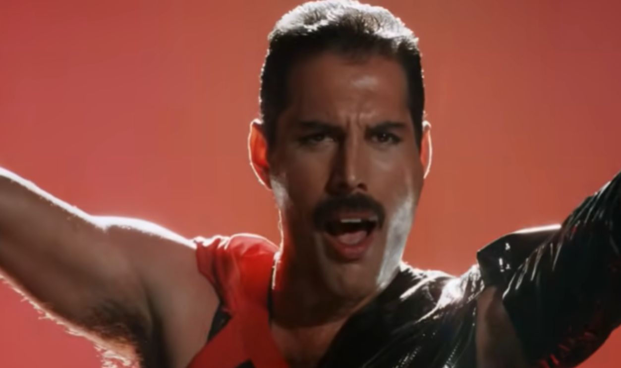 Screenshot from Made in Heaven (1995)