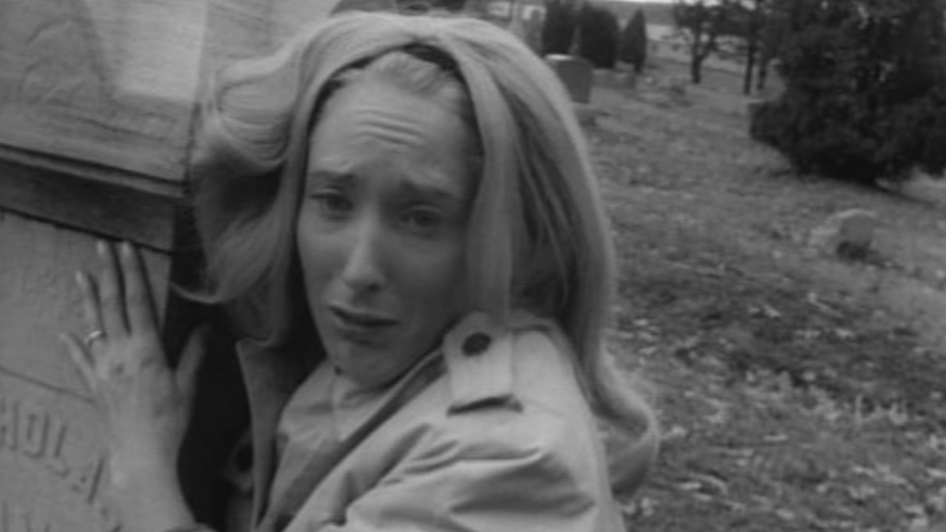 File:Judith O'Dea clutching grave in Night of the Living Dead bw.jpg