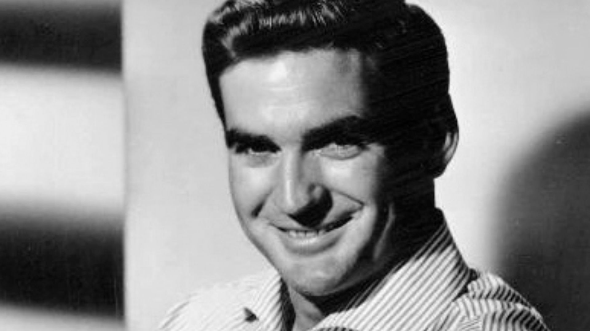 File:Rod Taylor - 1967.jpg