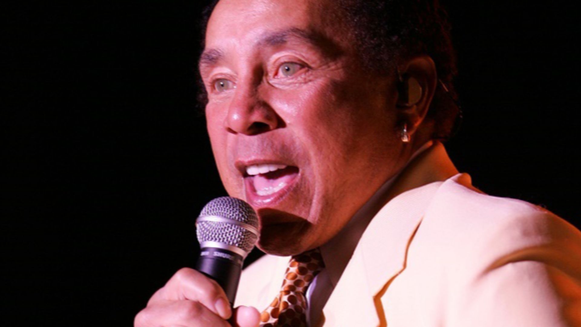 File:Smokey Robinson.jpg
