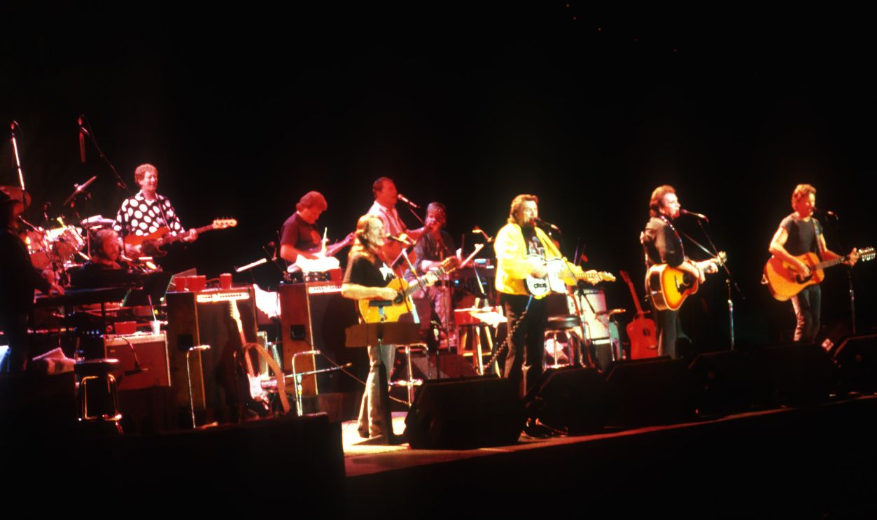 Gettyimages - 1224251479, Willie Nelson Live, . SACRAMENTO, CA - SEPTEMER 27: Willie Nelson presents the Highwaymen at the Arco Arena in Sacramento, California on September 27, 1990