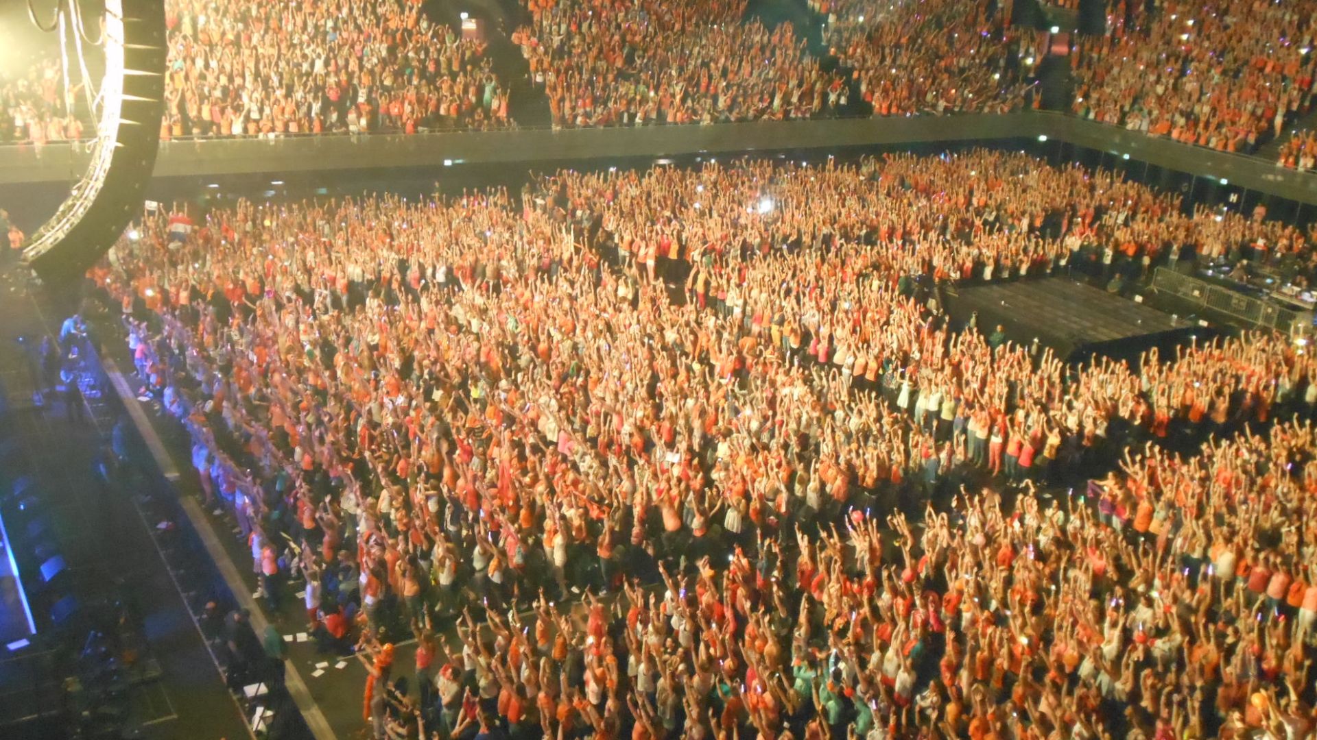 File:1D ZiggoDome.jpg