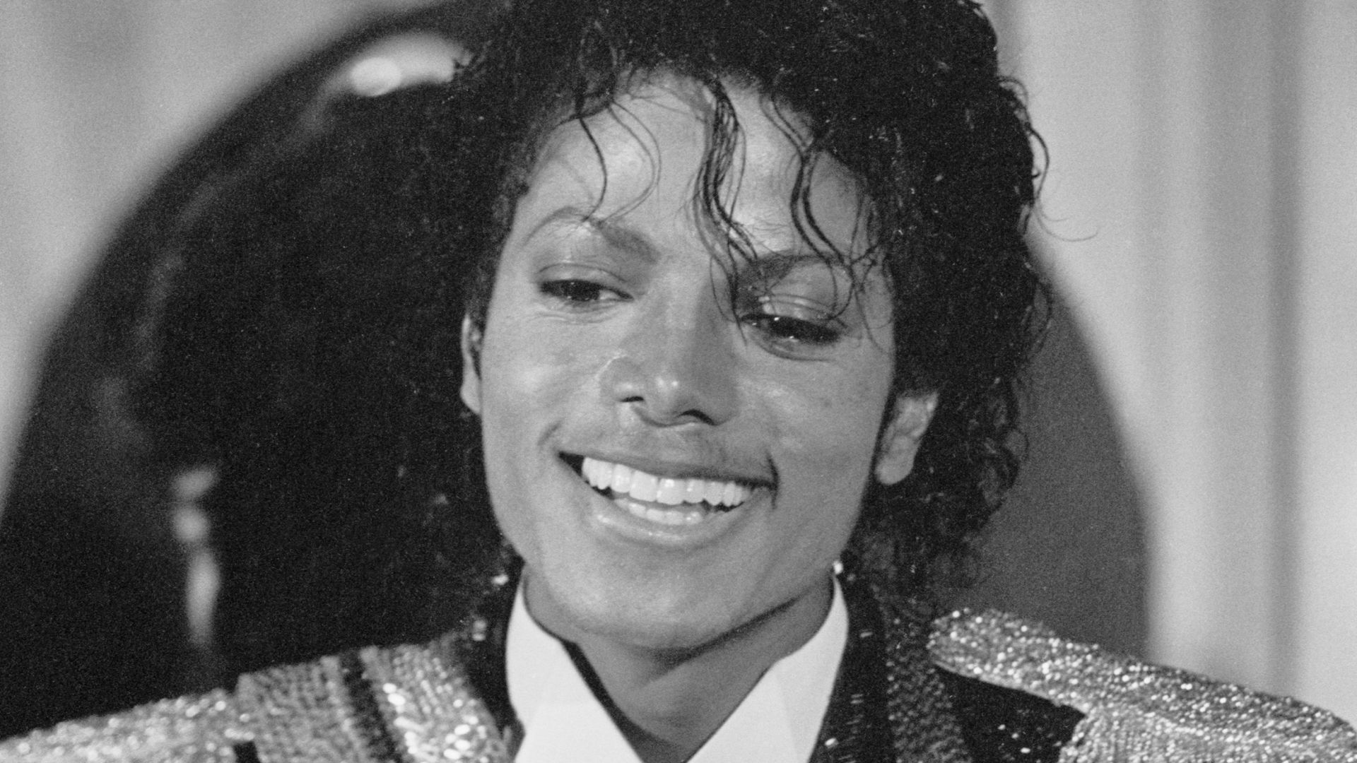 File:Michael Jackson with Grammy Awards in 1984.jpg