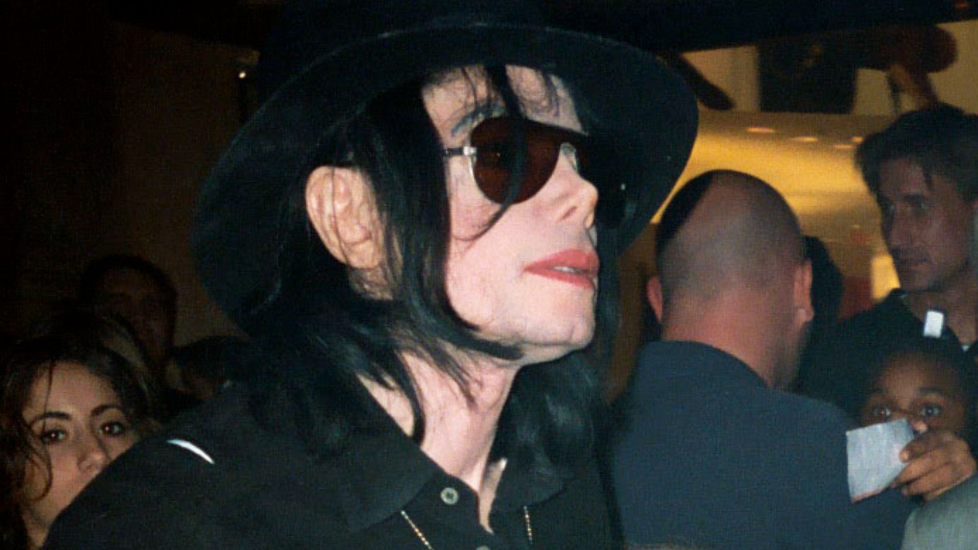 File:Michael Jackson in Vegas cropped.jpg