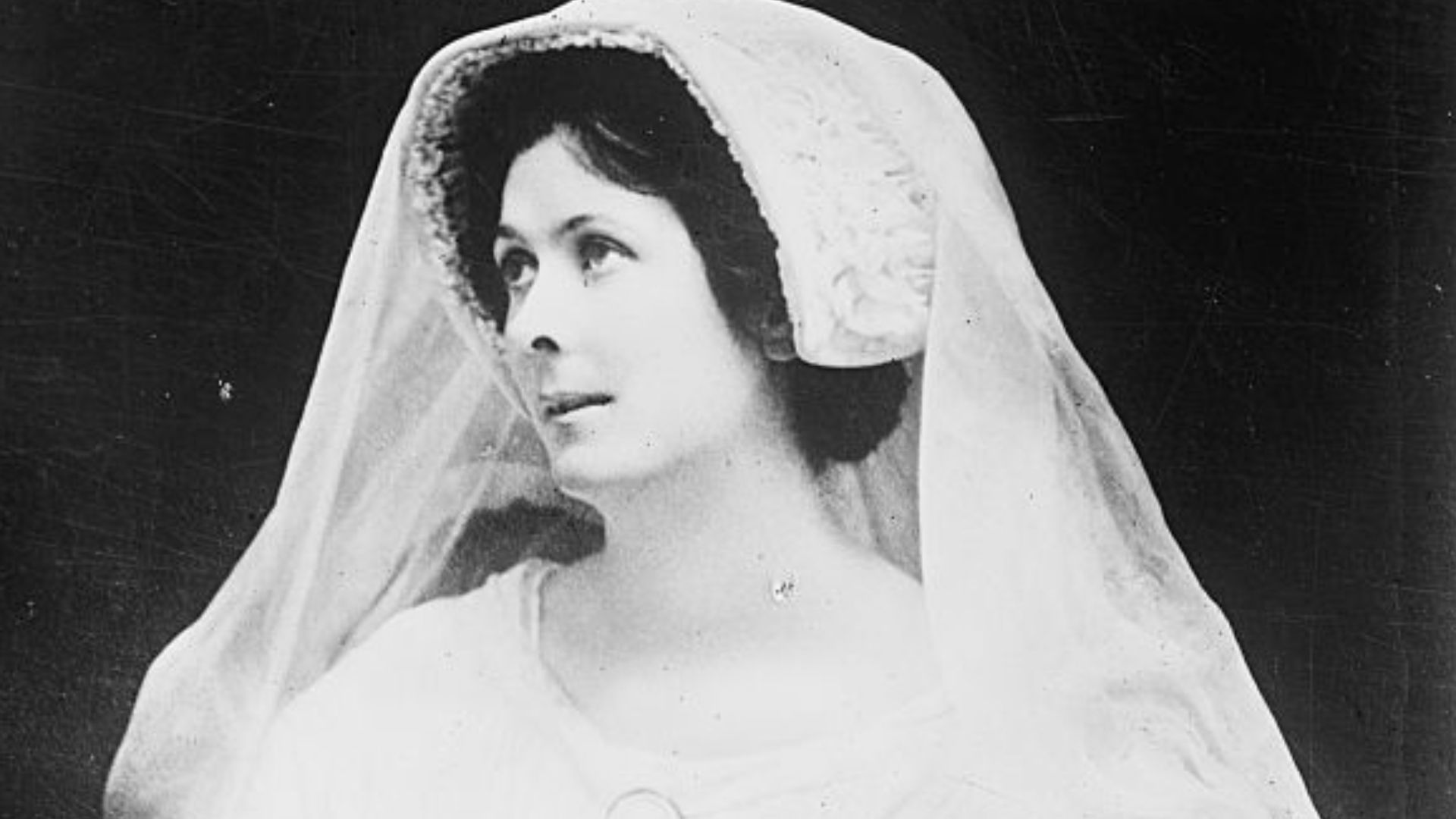 File:Isadora Duncan 3.jpg