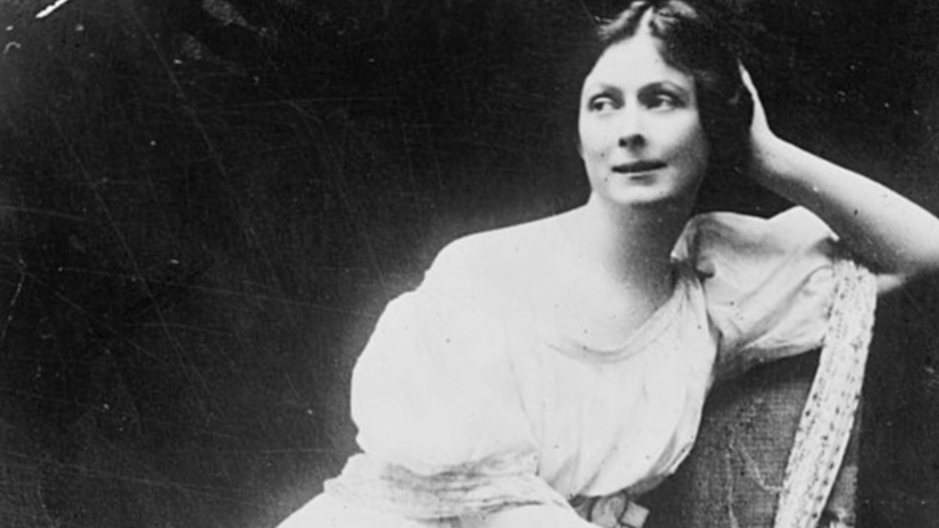 File:Isadora Duncan ggbain 05654.jpg