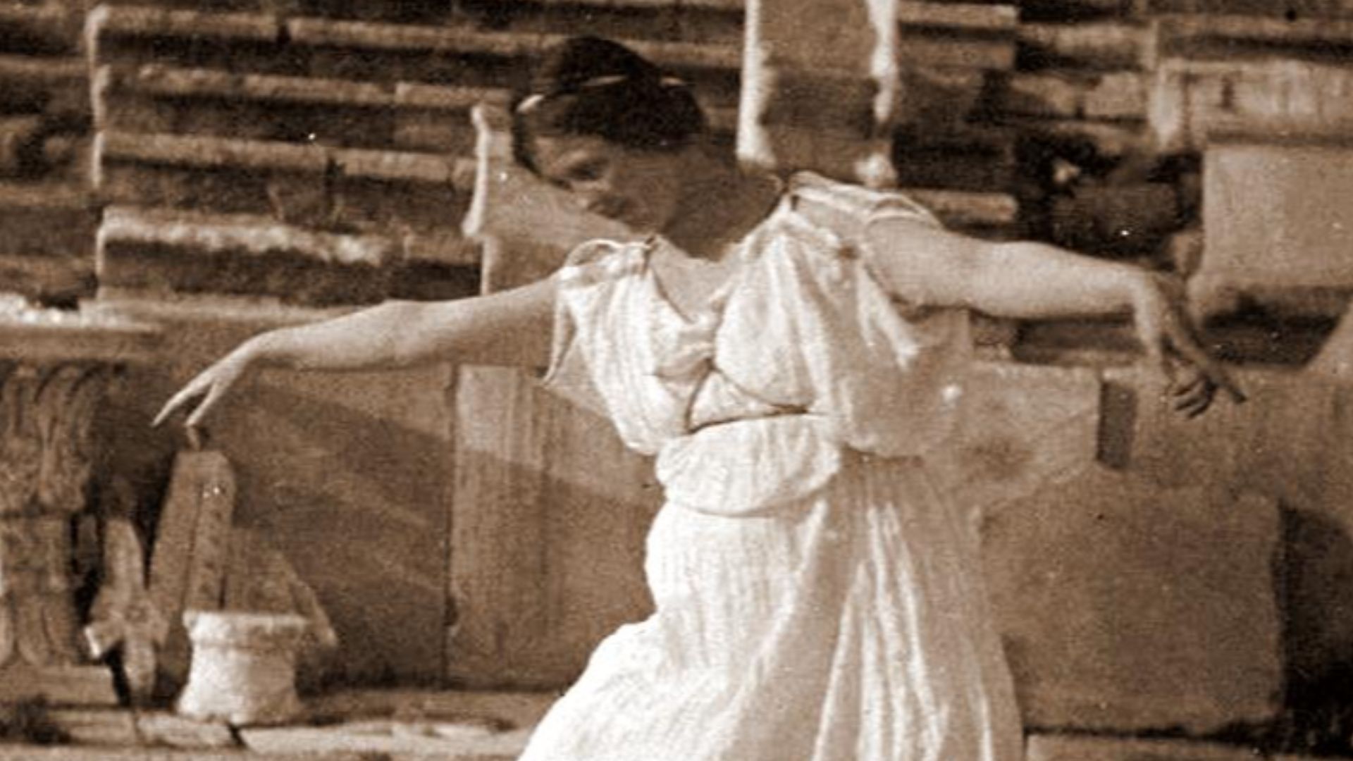 File:Isadora Duncan 1903.jpg