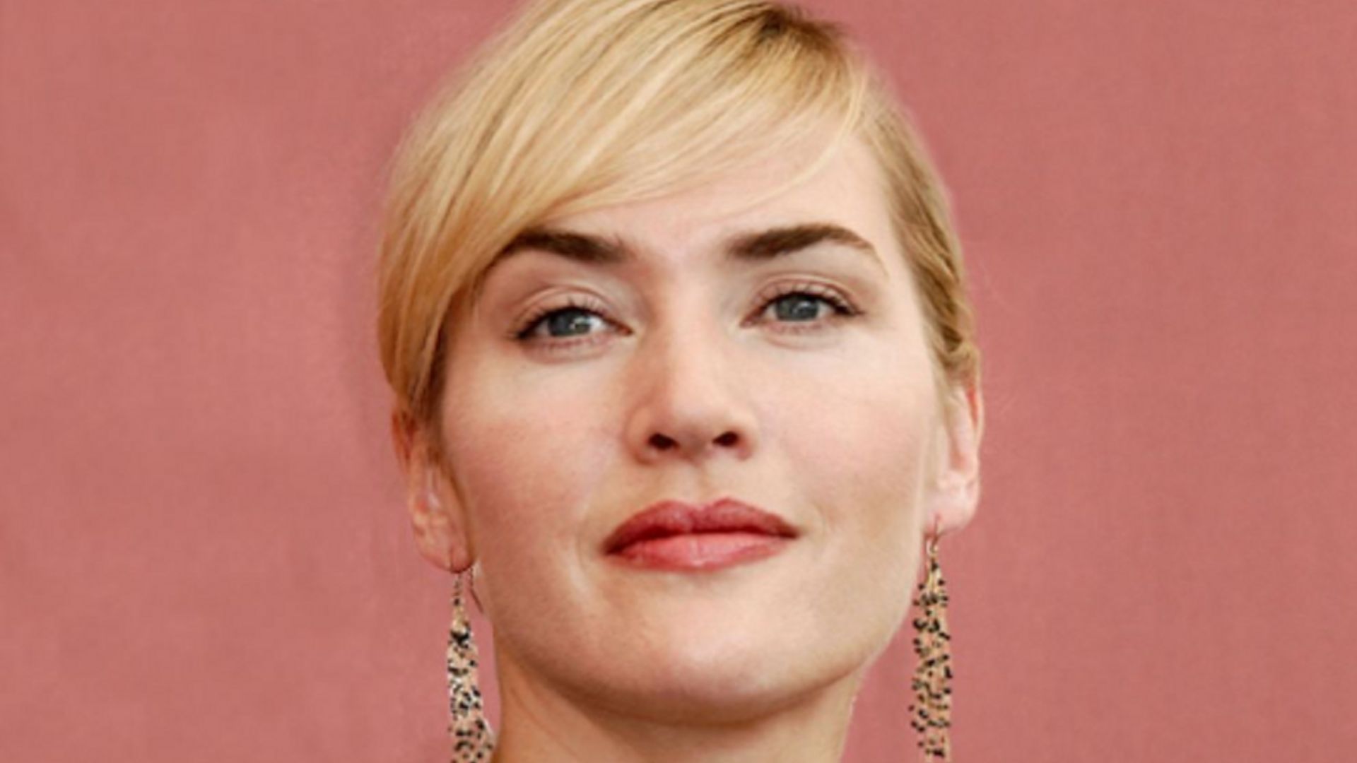 File:KateWinsletByAndreaRaffin2011 (headshot).jpg