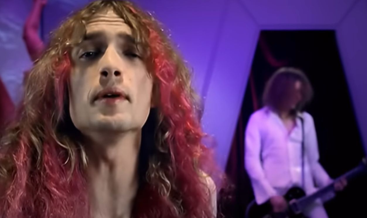 Screenshot from I Believe in a Thing Called Love (2003)