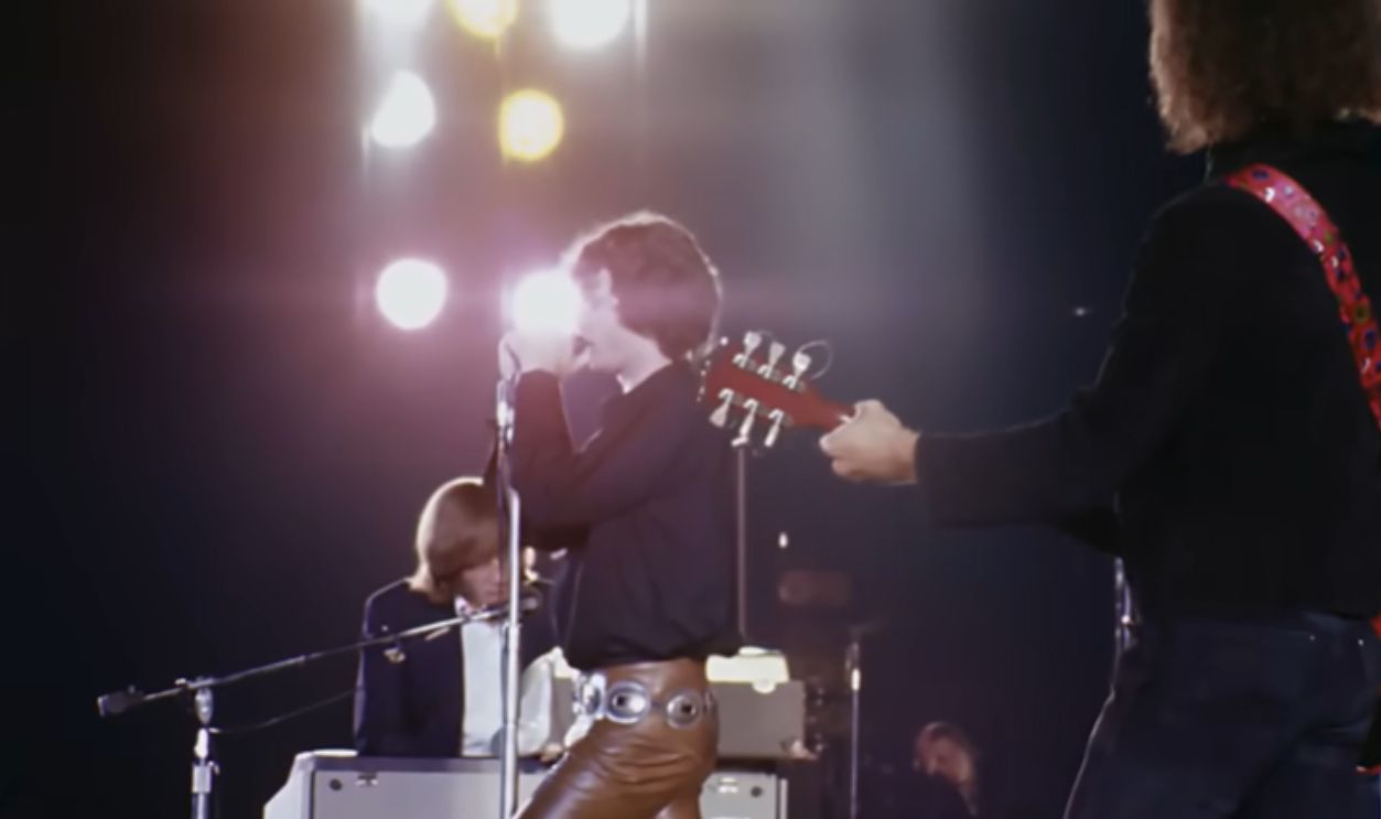 Screenshot from Light My Fire (1967)