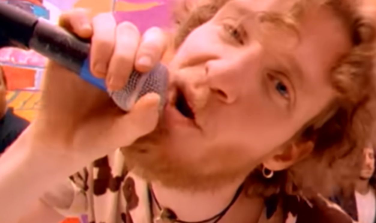 Screenshot from Little Miss Can't Be Wrong (1991)